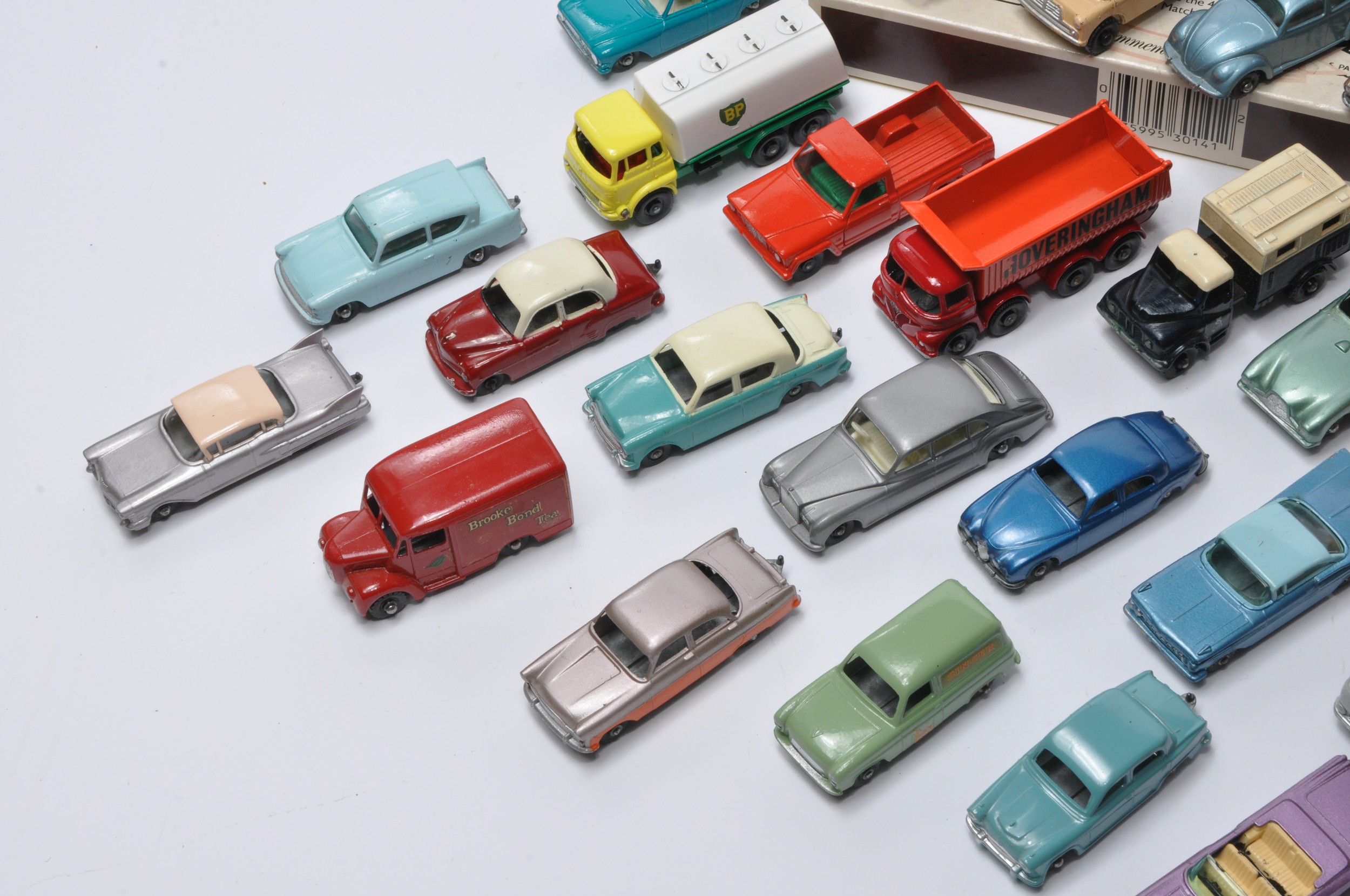 An interesting group of 33 loose Matchbox Regular Wheels. Mostly display excellent albeit large - Image 2 of 3