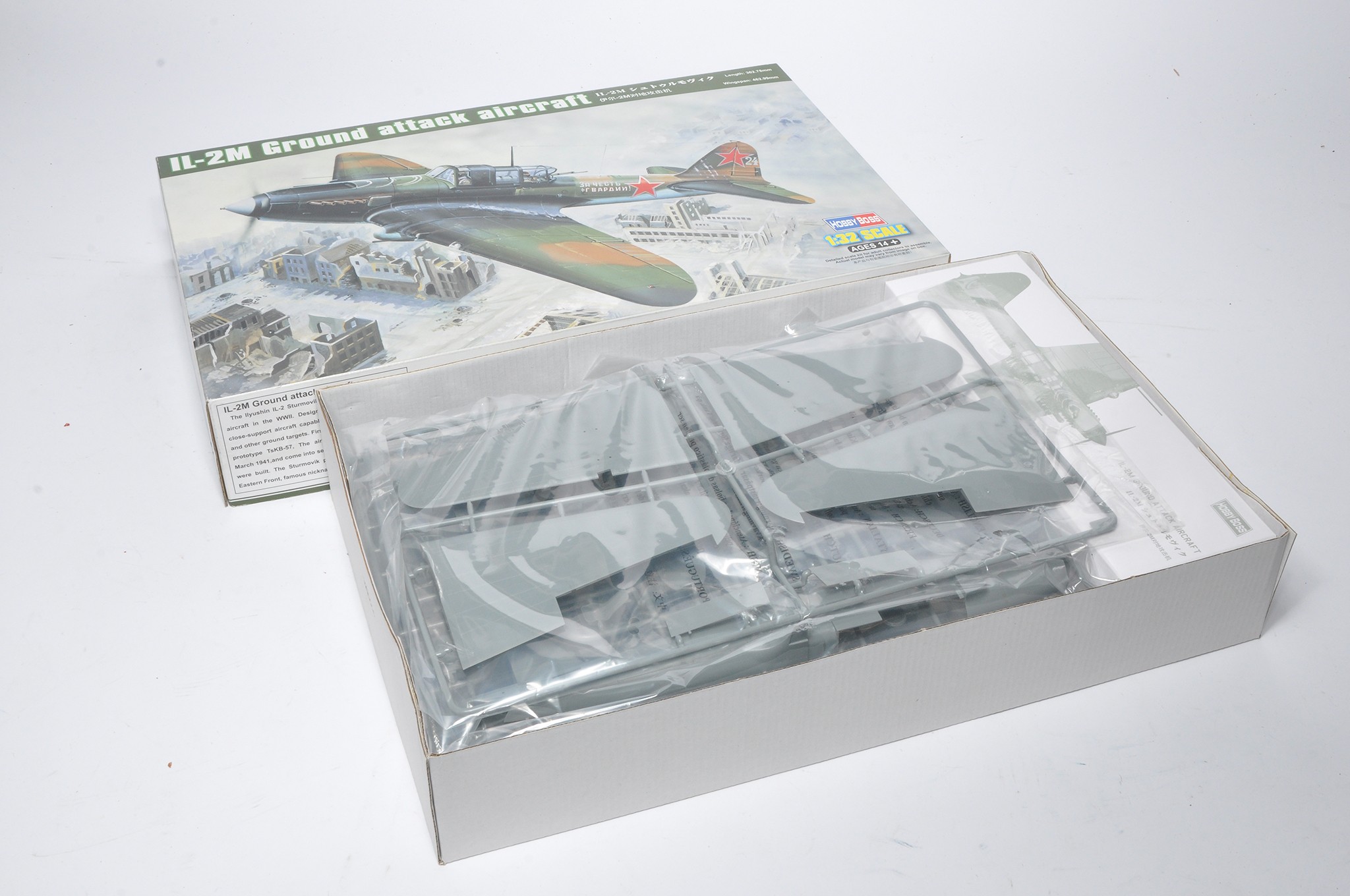 HobbyBoss 1/32 Plastic Model Kit IL-2M Ground Attack Aircraft, inner packaging sealed in good box.