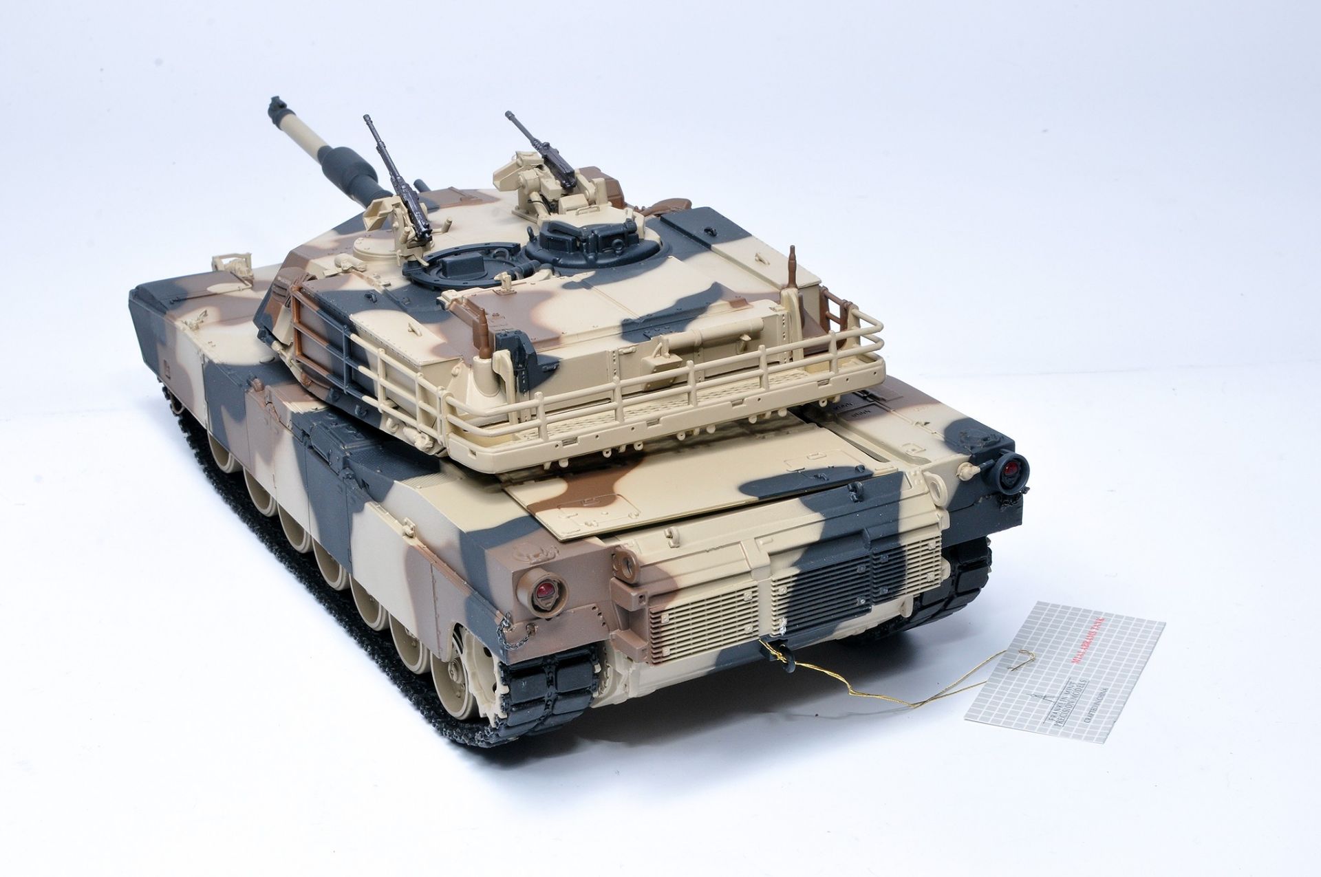 Franklin Mint 1/24 diecast model issue comprising M1A1 Abrams Tank. Looks to be without obvious sign - Image 4 of 4