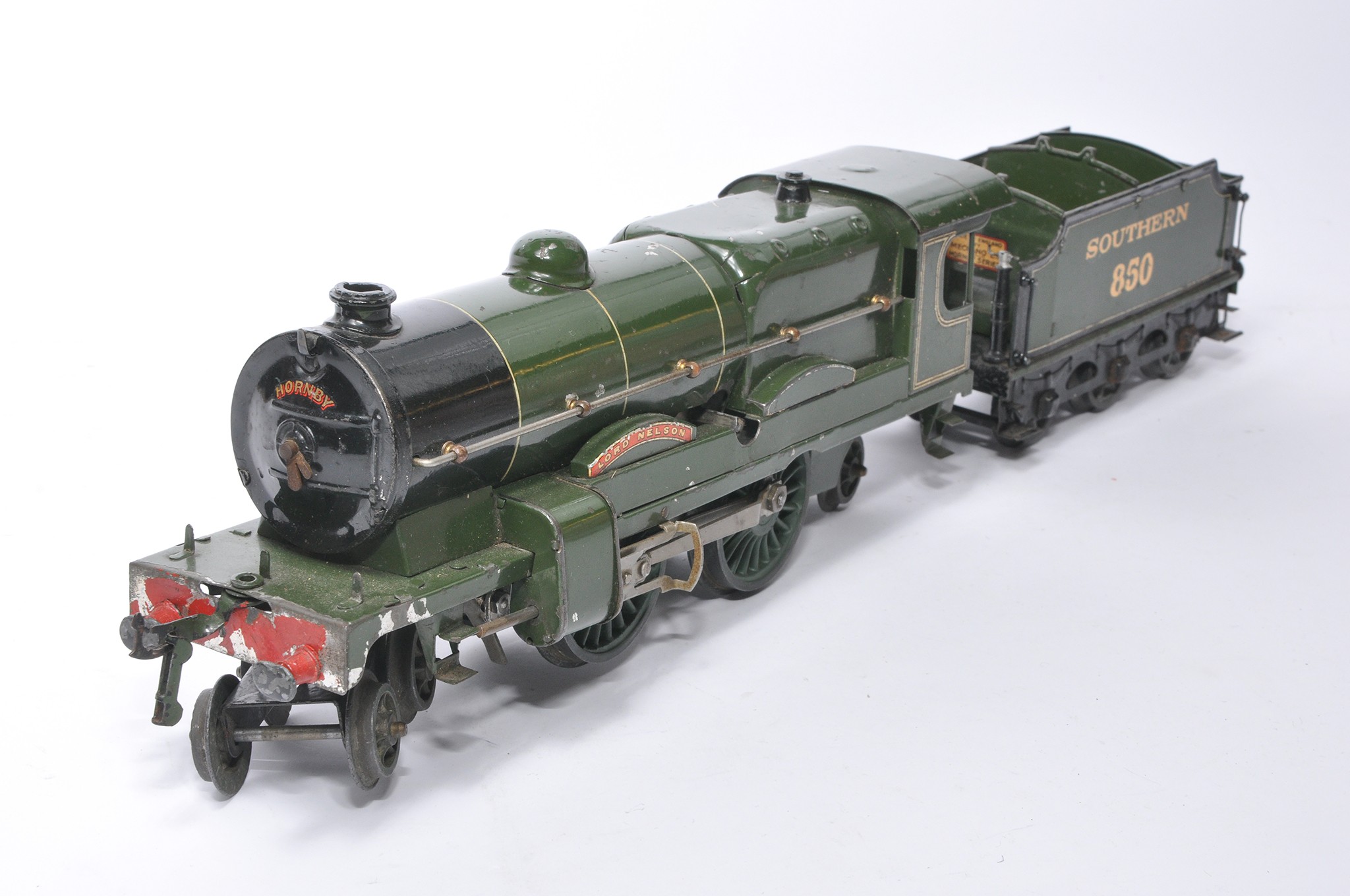 Hornby O Gauge Model Railway issue comprising Lord Nelson Locomotive SR 850 with tender. Displays