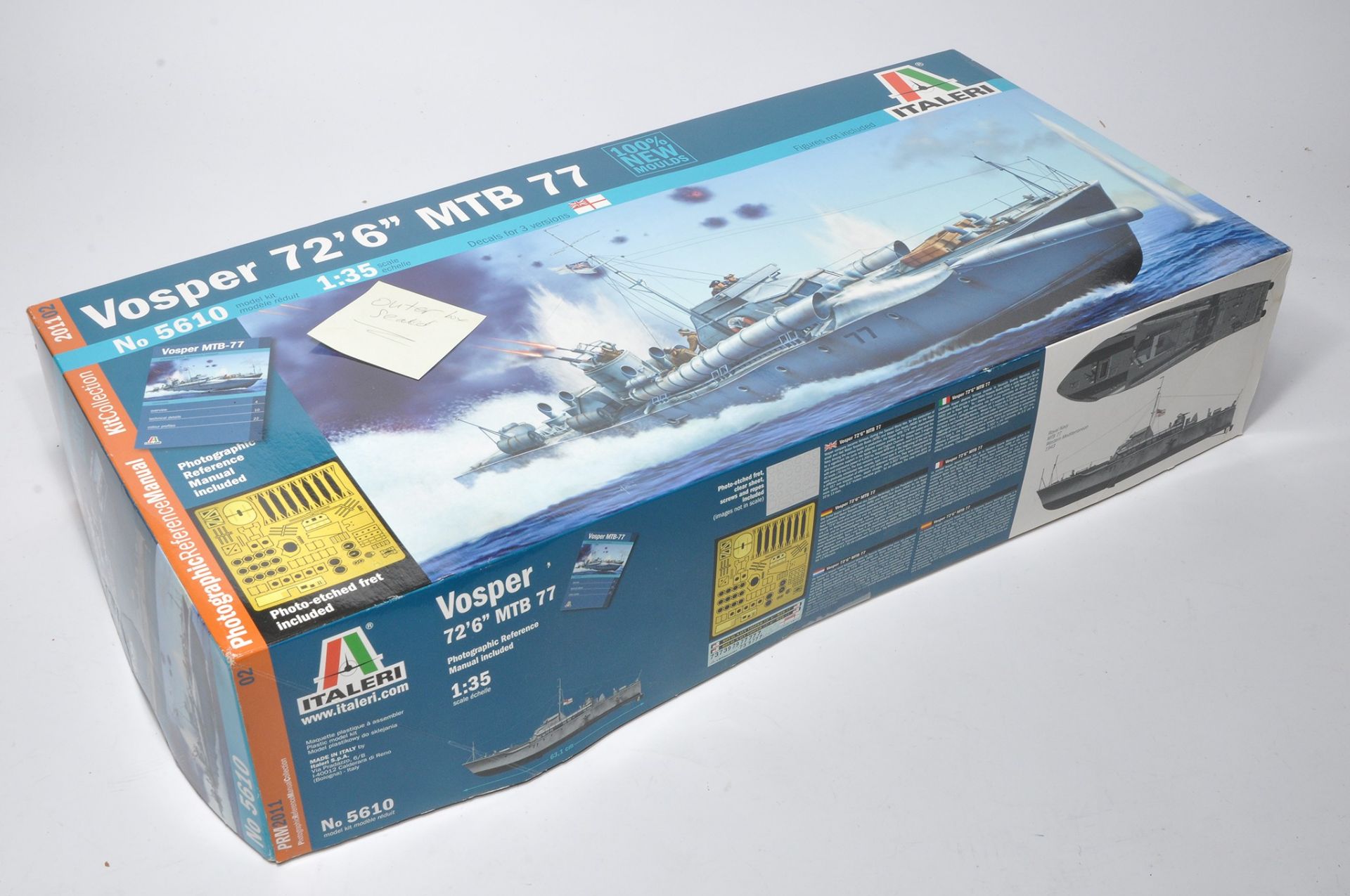 Italeri 1/35 Plastic model Kit Vosper 736 MTB 77, appears complete in original box.