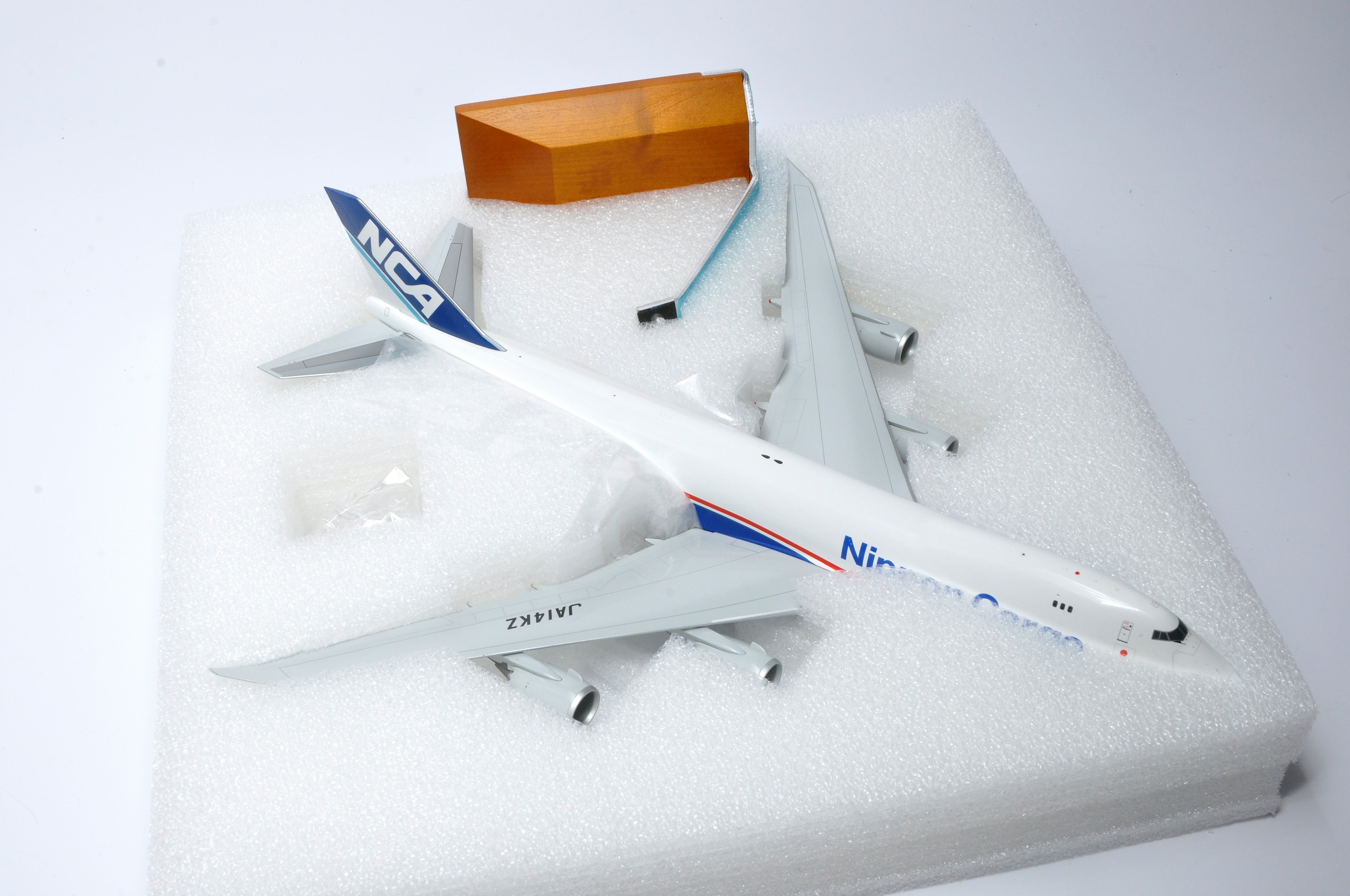 Gemini 1/200 Diecast Model Aircraft Issue comprising No. G2NCA584 Boeing 747-8F Nippon Cargo. - Bild 2 aus 2