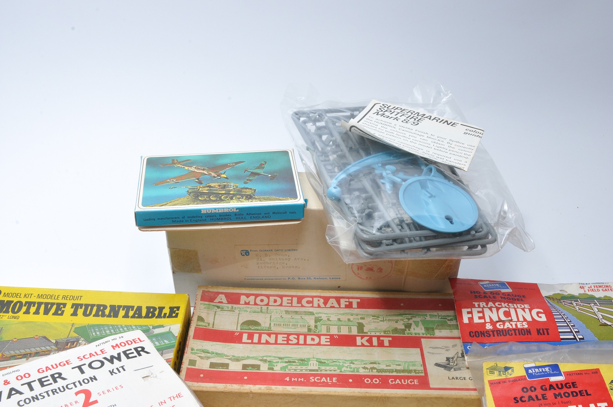 A most impressive selection of Model Railway accessories, to include vintage Airfix bagged kits - Bild 6 aus 6