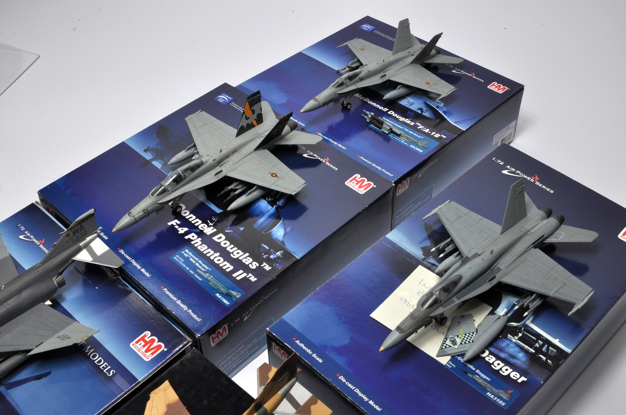 A group of Hobby Master 1/72 diecast military aircraft as shown. Some incorrect boxes, lacking inner - Bild 3 aus 3