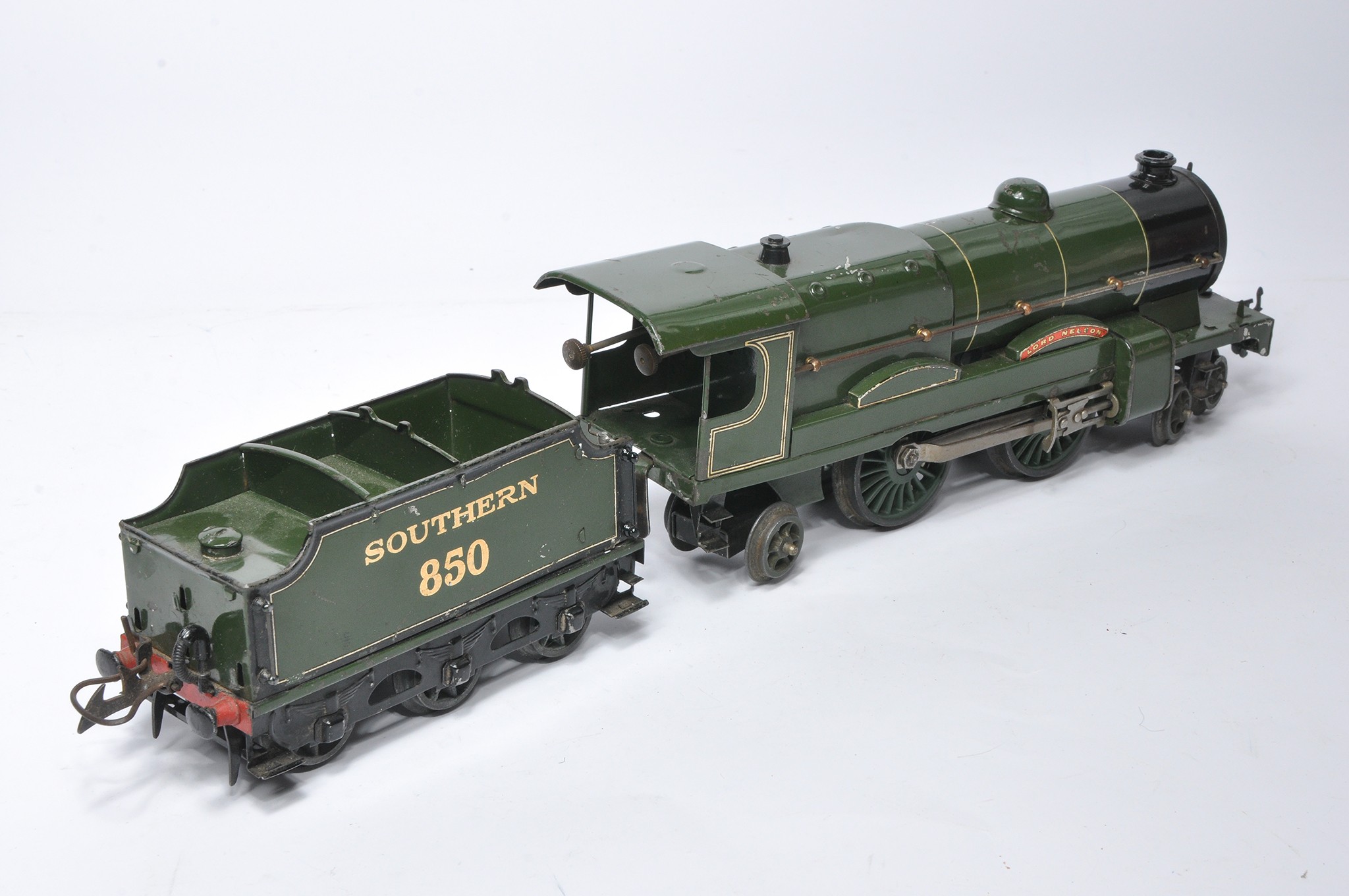 Hornby O Gauge Model Railway issue comprising Lord Nelson Locomotive SR 850 with tender. Displays - Image 2 of 2
