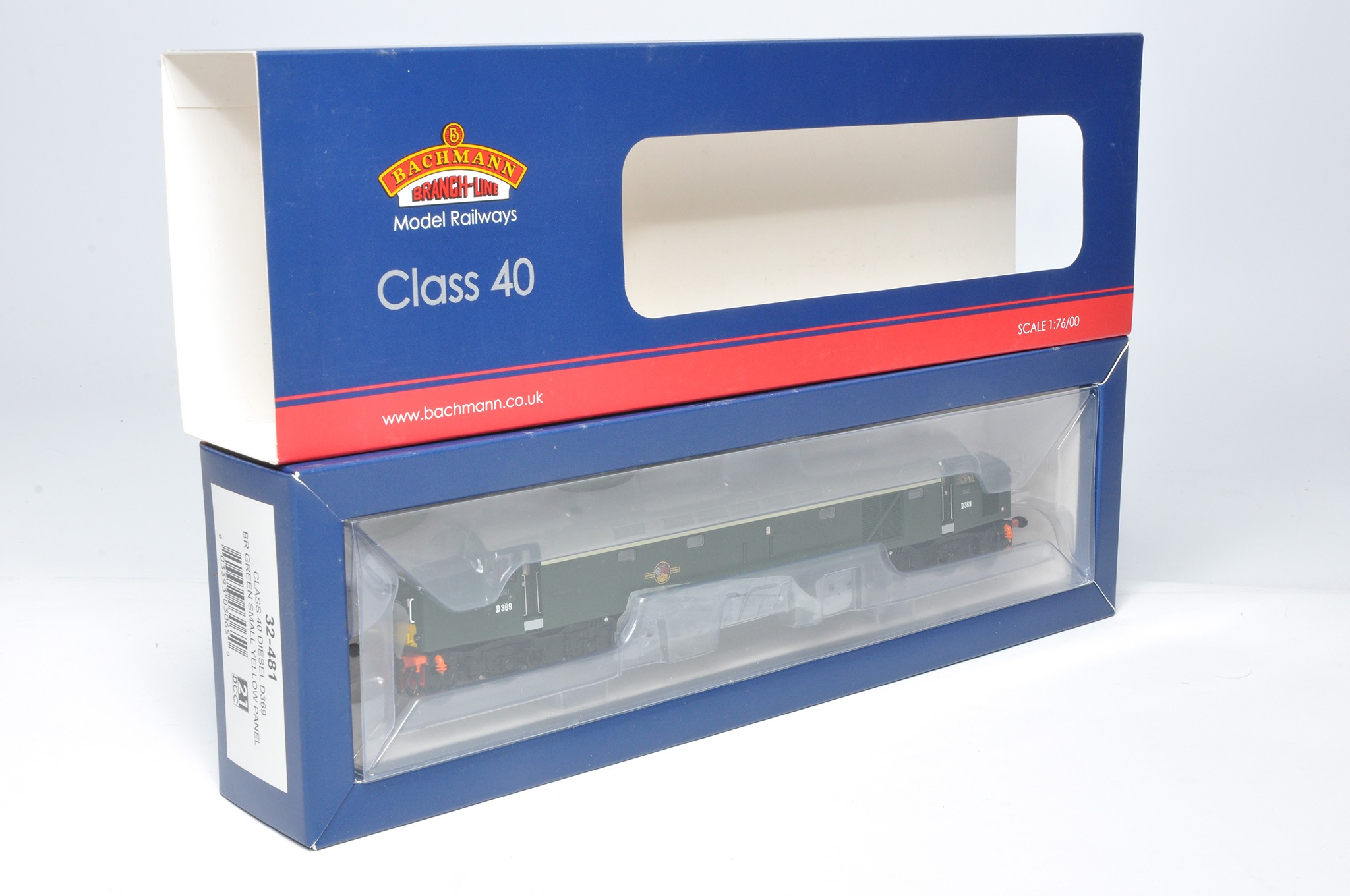 Bachmann Model Railway comprising locomotive issue No. 32-481 Class 40 Diesel D369. Looks to be