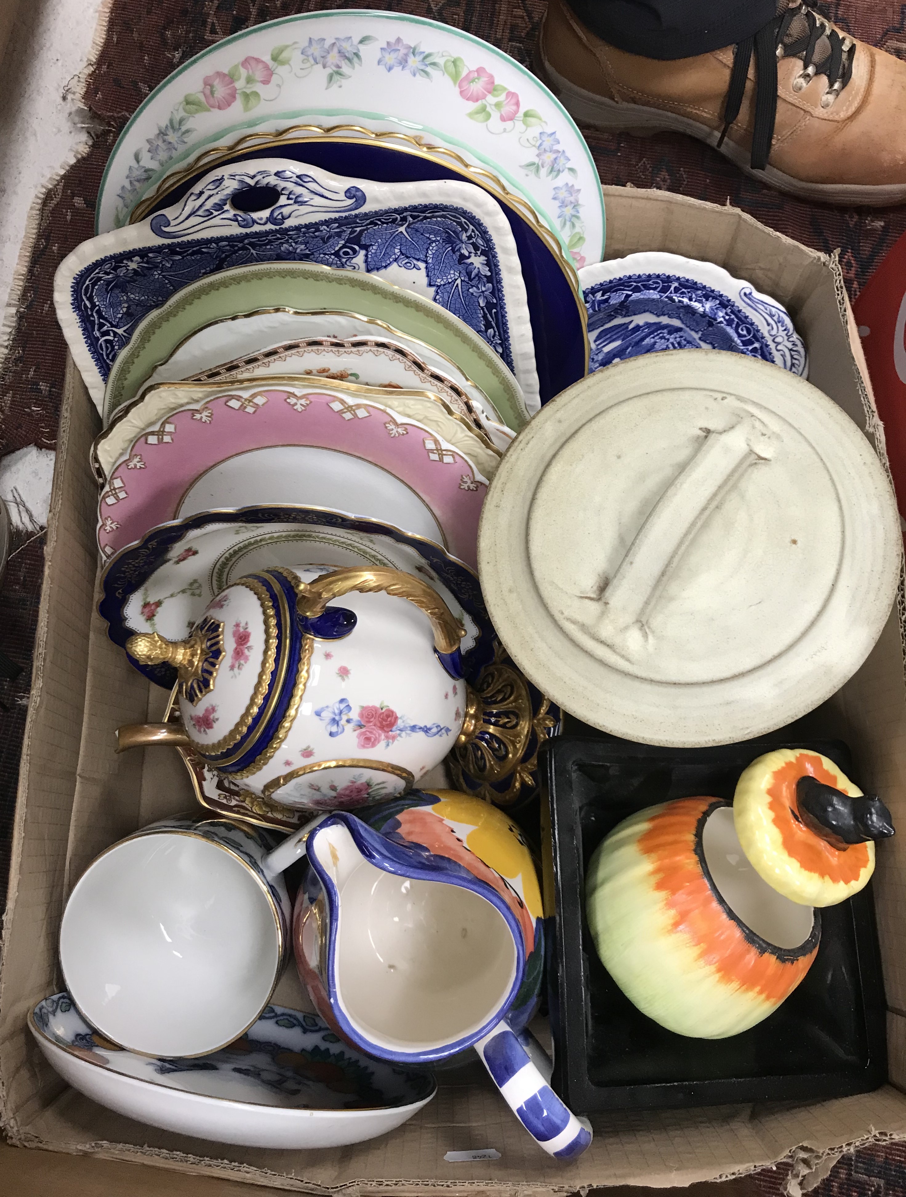 Six boxes of sundry china and miscellaneous wares to include a Celtic pottery "Phoenix" pattern - Image 4 of 12