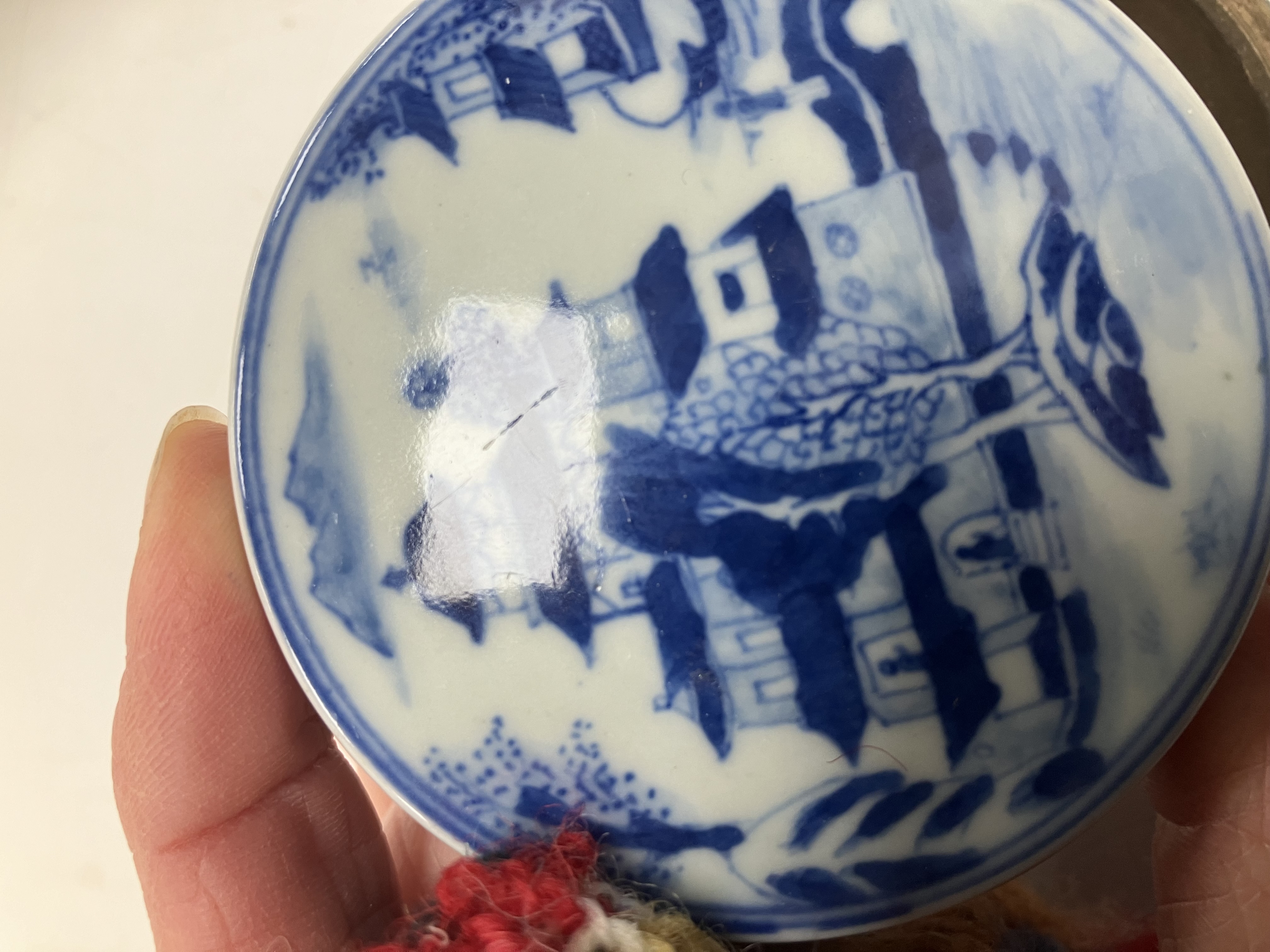 A blue and white porcelain chinoiserie decorated cylindrical scribe's pot bearing four character - Image 36 of 40