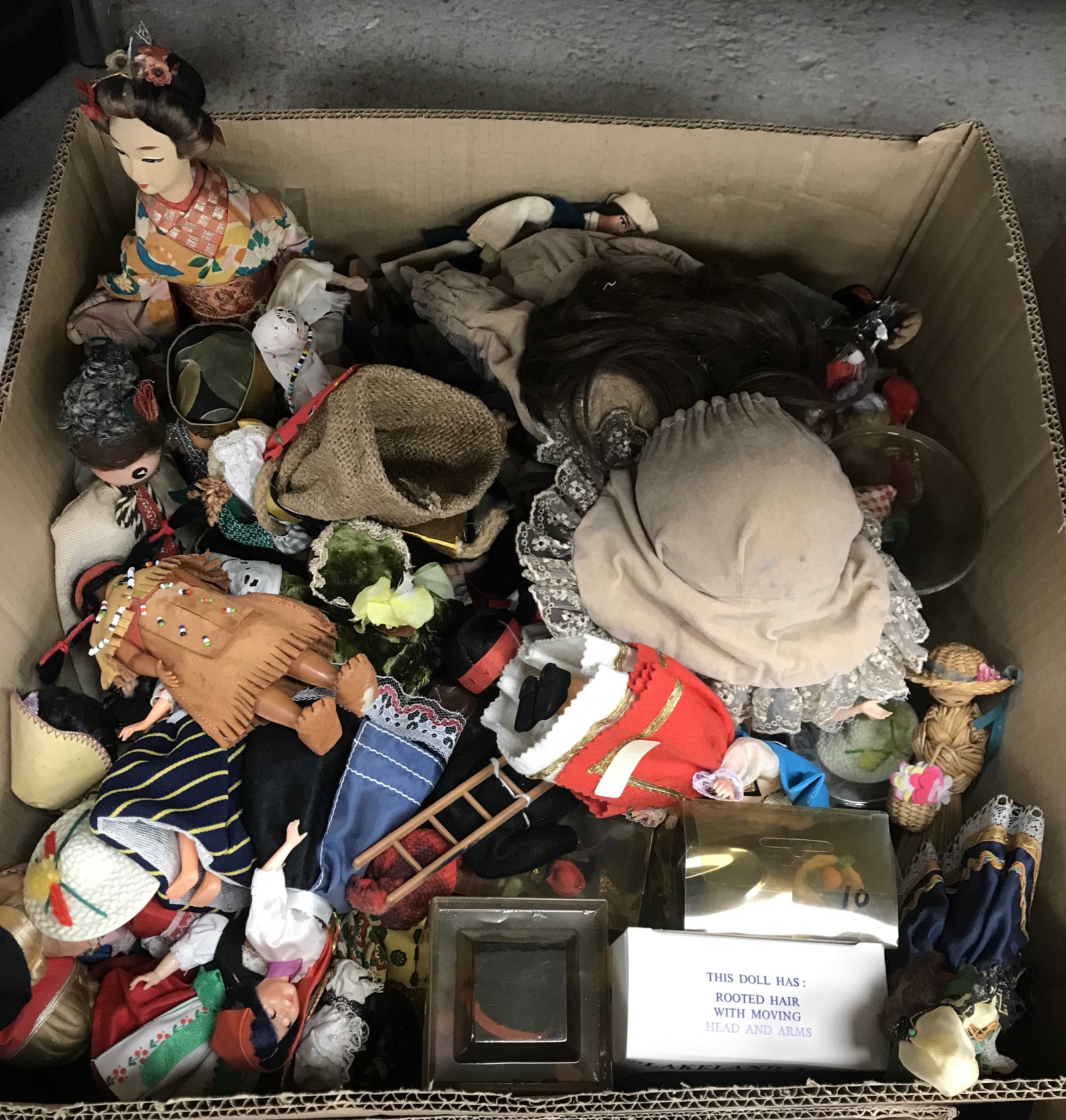 Six boxes containing a large collection of of various mid 20th Century and later costume dolls (6 - Image 3 of 6