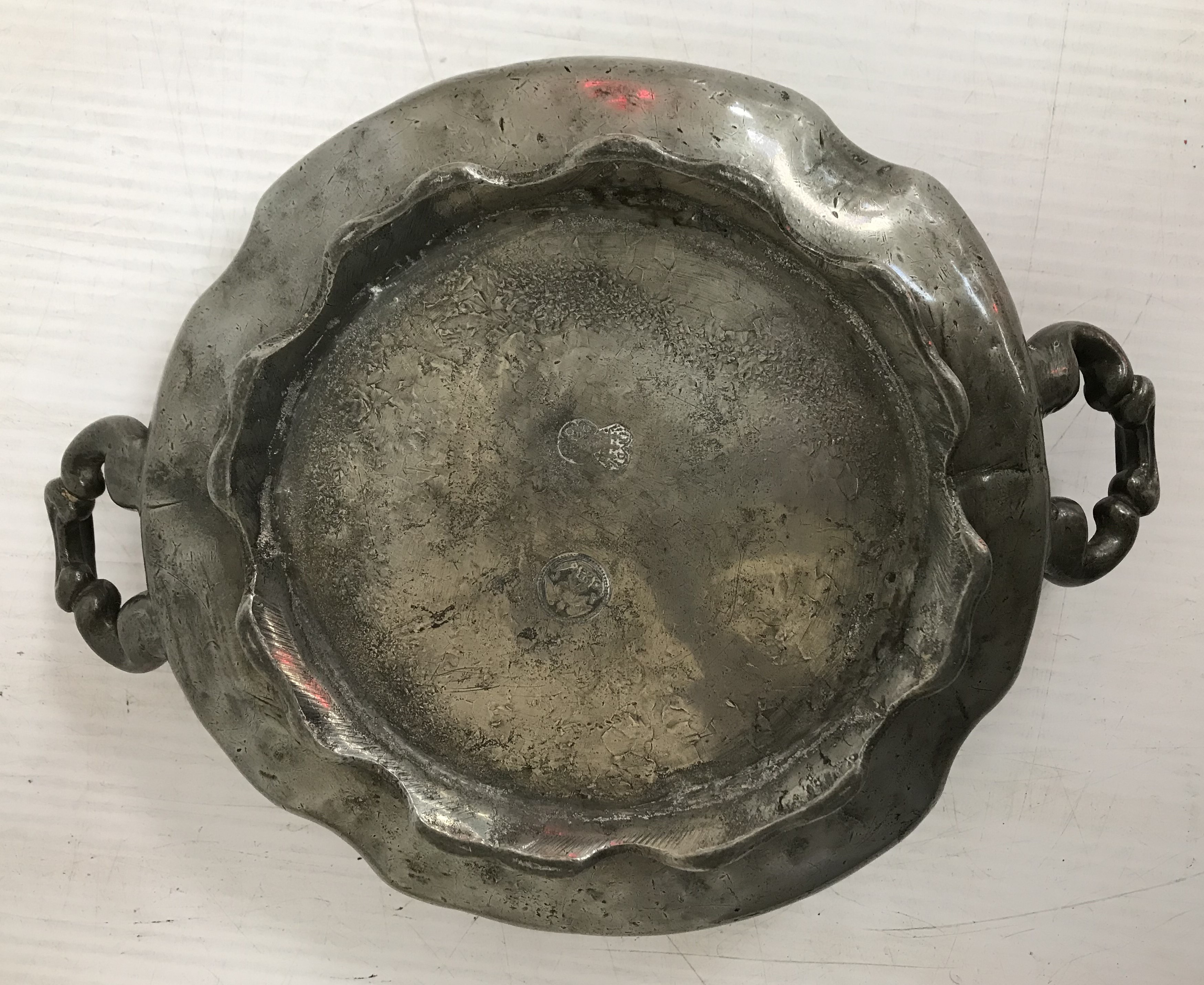 An early 19th Century German heavy embossed pewter tureen and associated plate base bearing pewter - Image 6 of 8