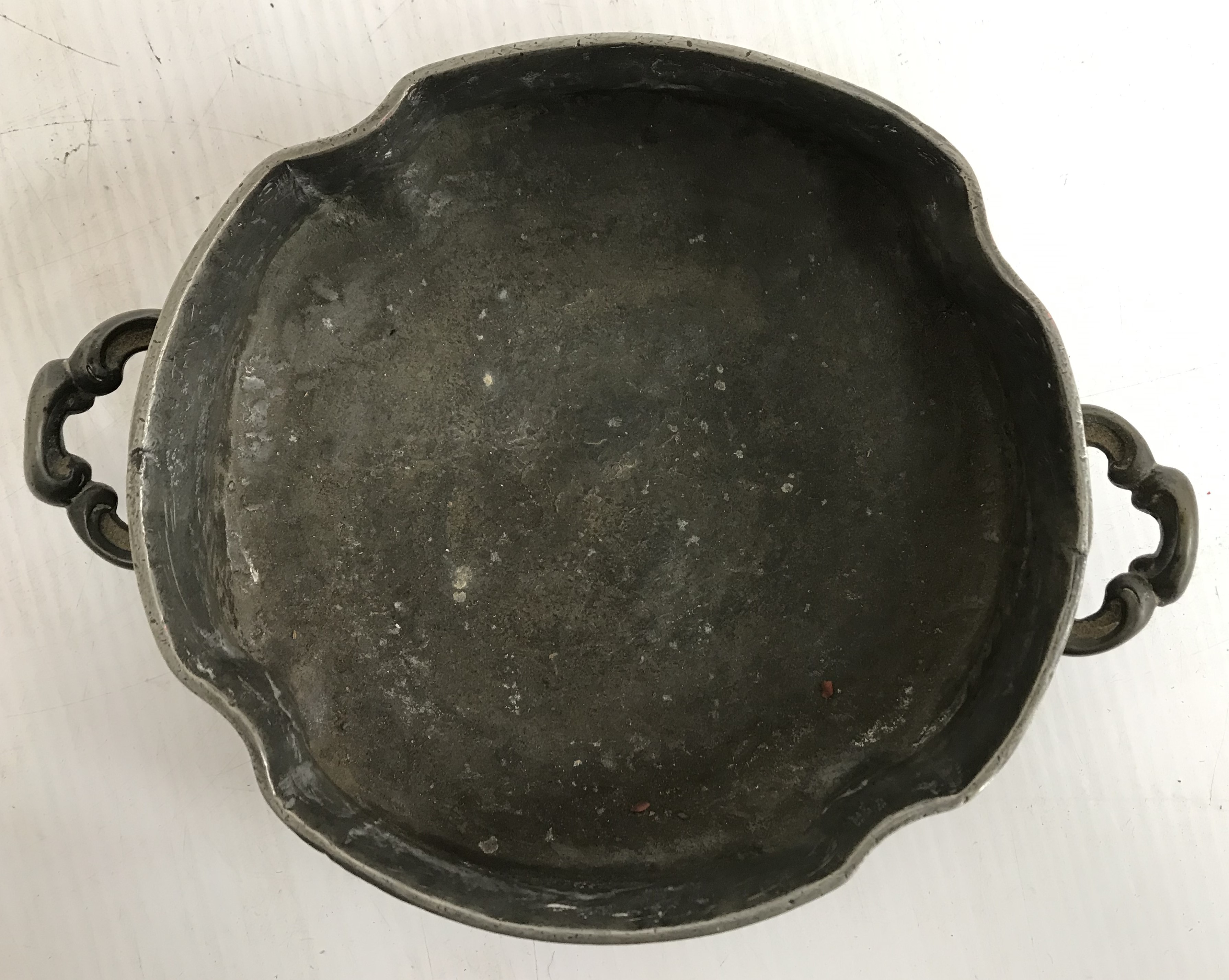 An early 19th Century German heavy embossed pewter tureen and associated plate base bearing pewter - Image 4 of 8