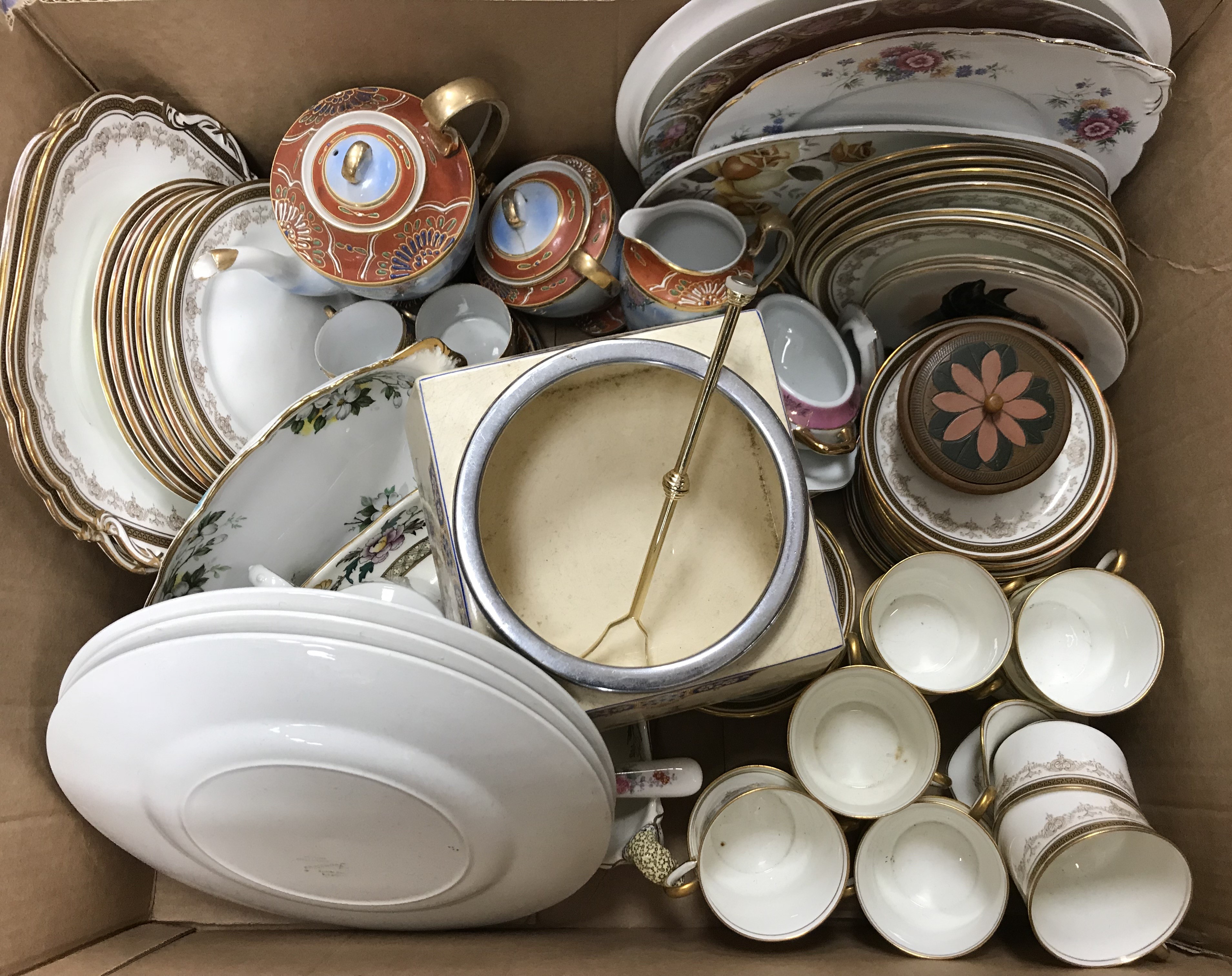 Seven boxes of assorted china wares, glassware, decorative items, etc. - Image 2 of 4