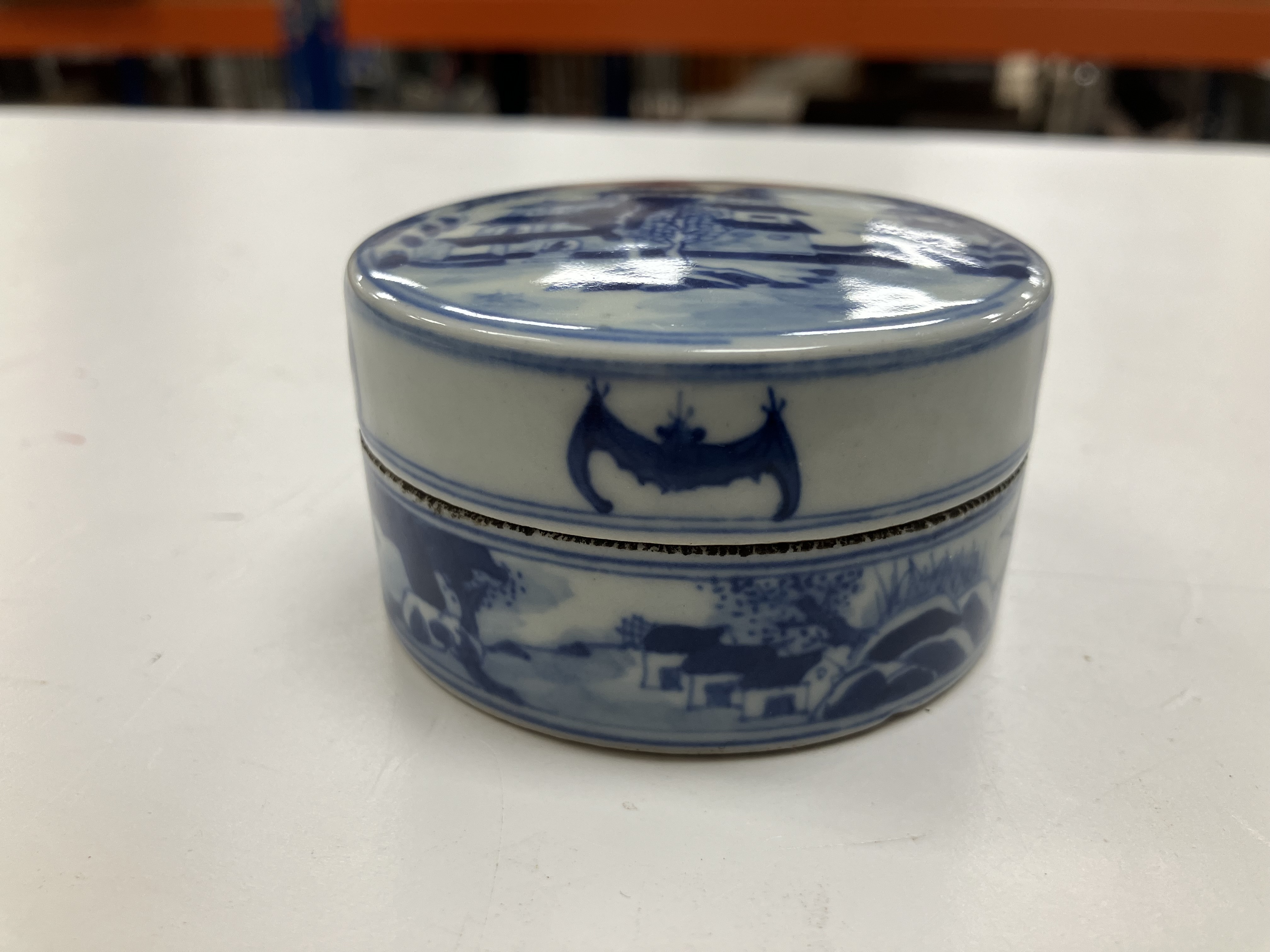 A blue and white porcelain chinoiserie decorated cylindrical scribe's pot bearing four character - Image 39 of 40