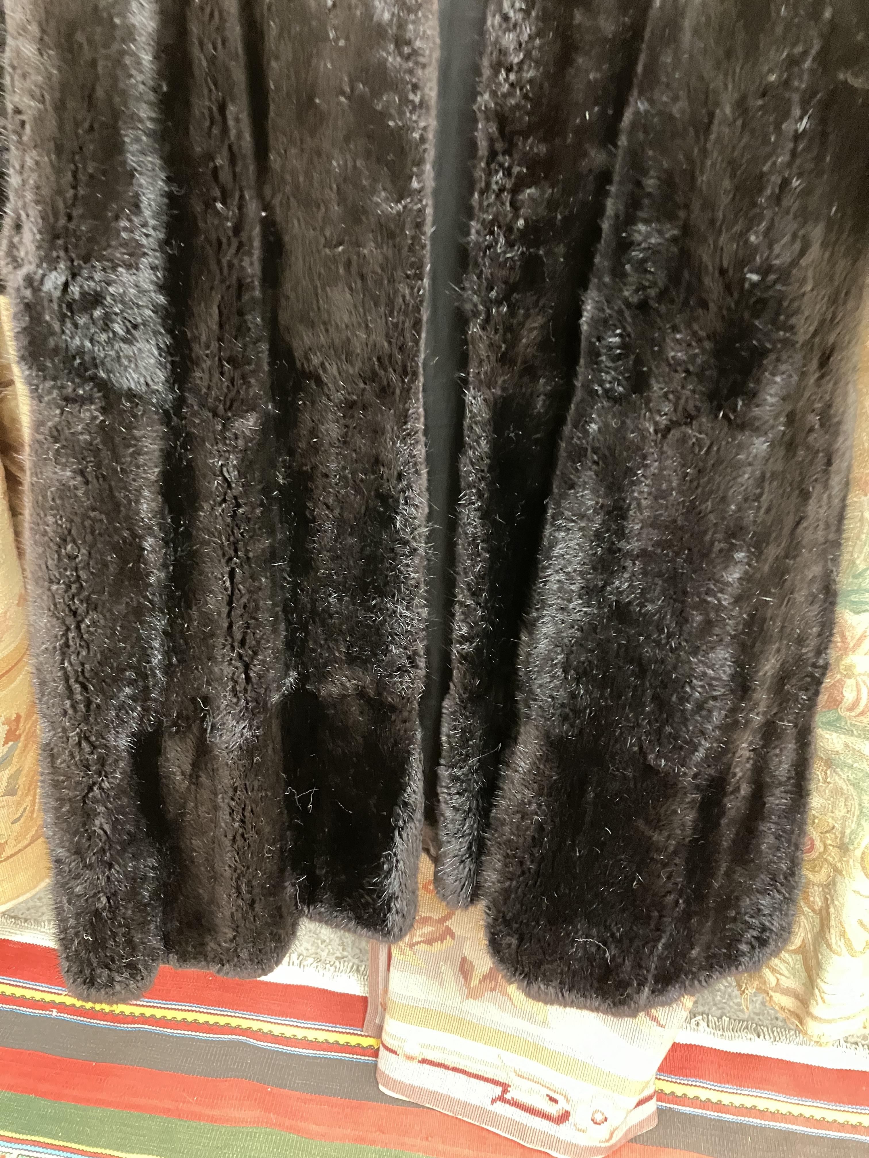 A mid 20th Century Maxwell Croft full length mink coat CONDITION REPORTS There is a - Image 15 of 22