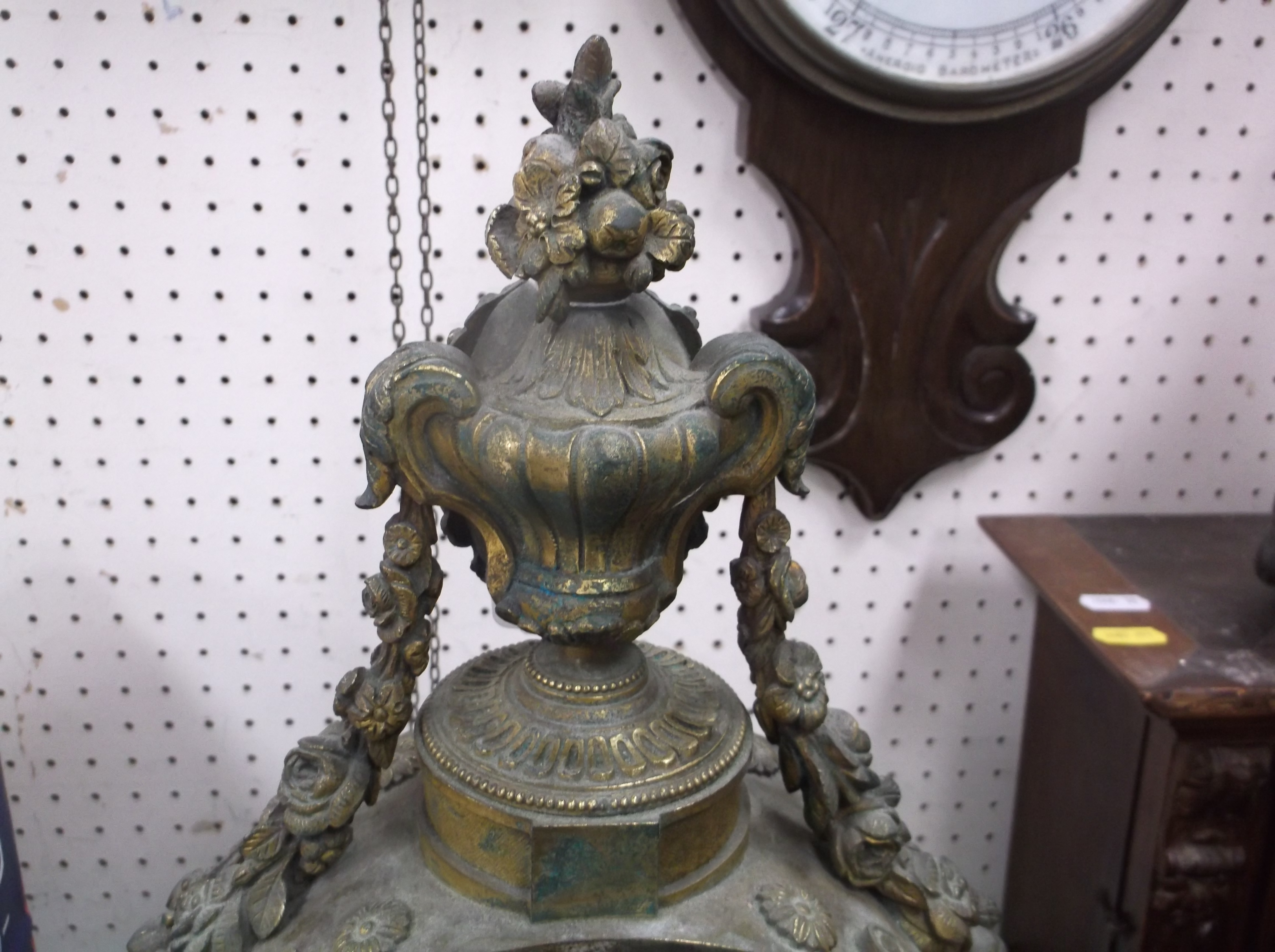 A 19th Century French gilt brass cased mantel clock set with hand-painted Sèvres style porcelain - Image 25 of 28