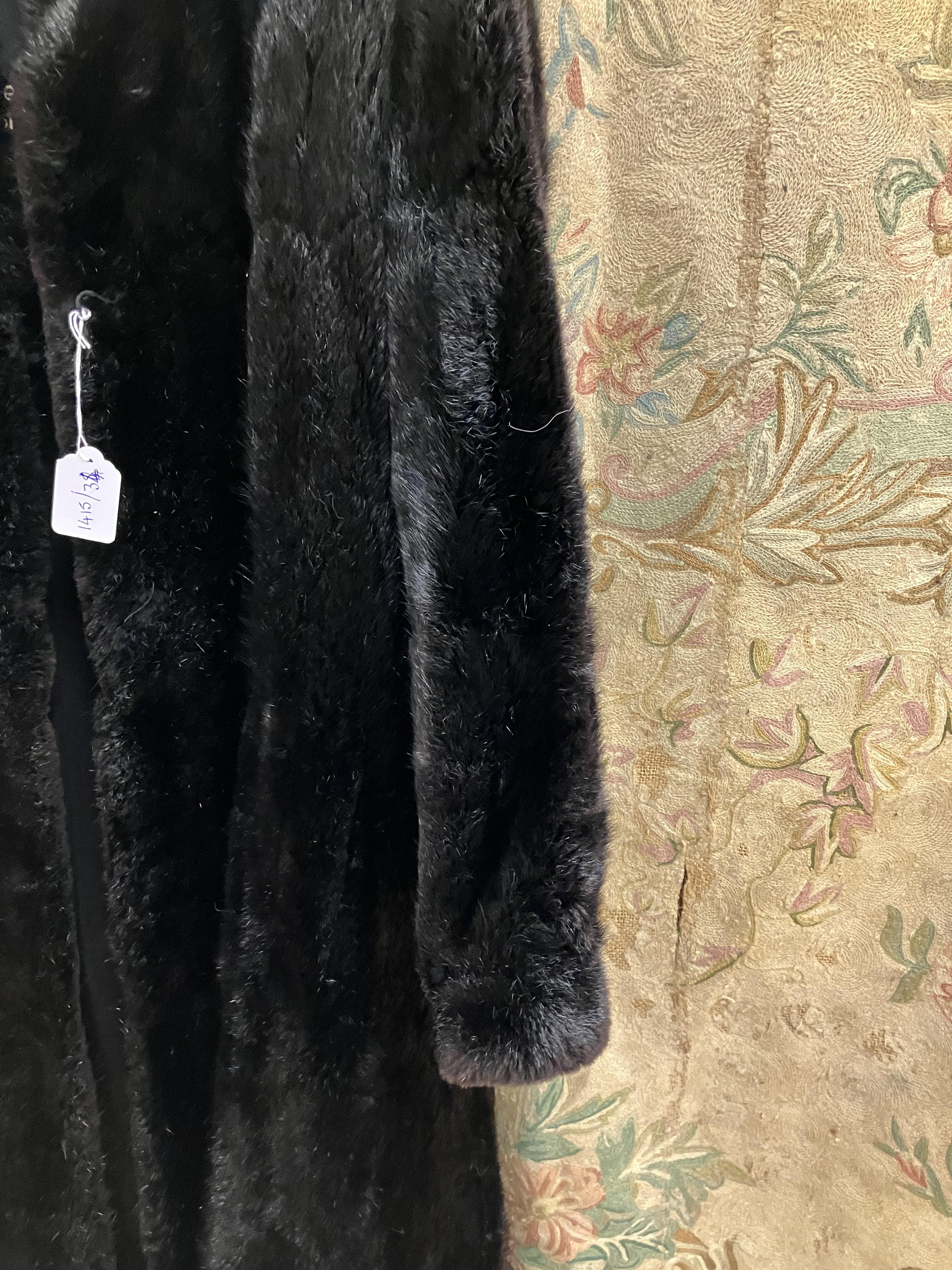 A mid 20th Century Maxwell Croft full length mink coat CONDITION REPORTS There is a - Image 16 of 22