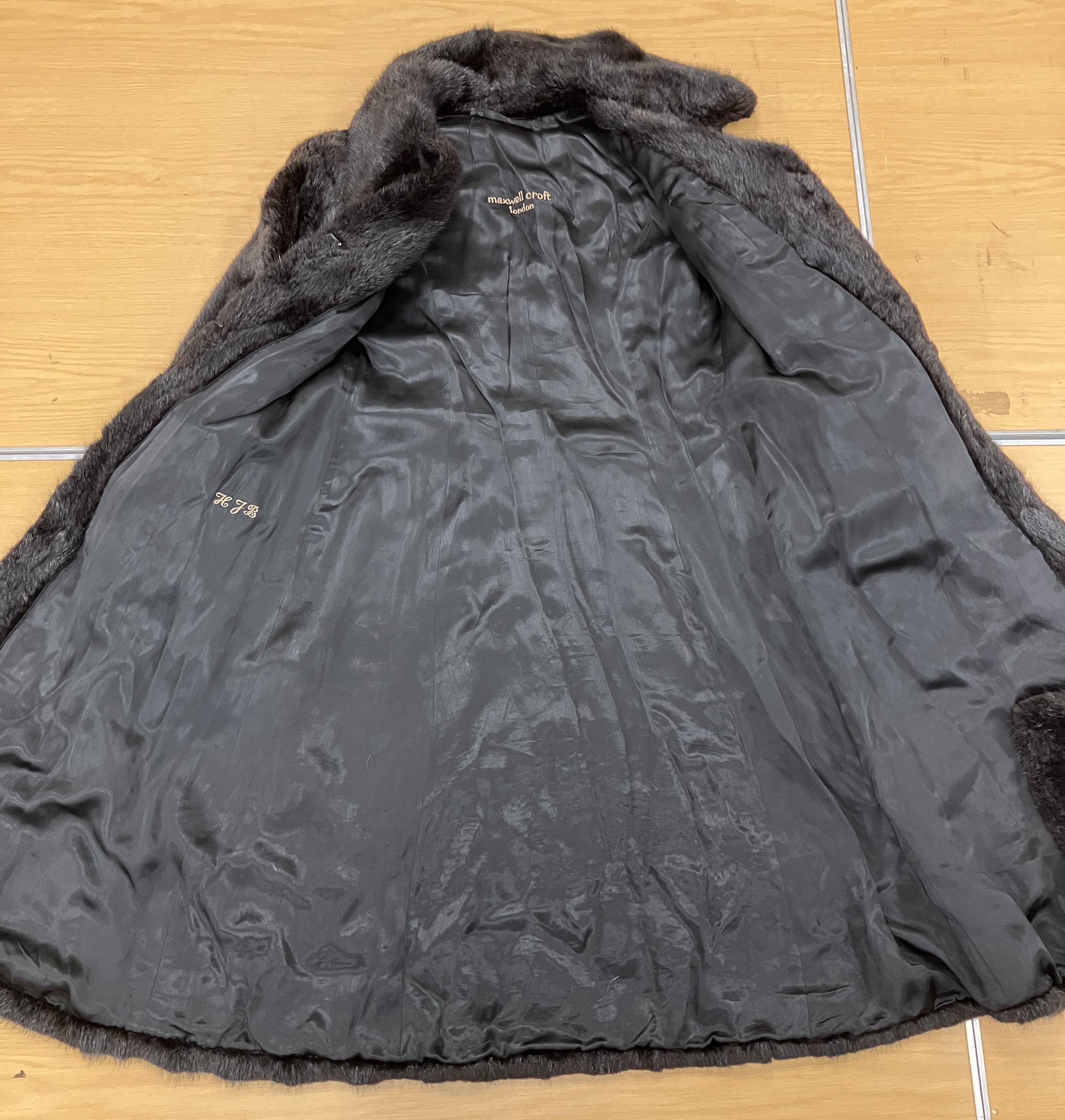 A mid 20th Century Maxwell Croft full length mink coat CONDITION REPORTS There is a - Image 2 of 22