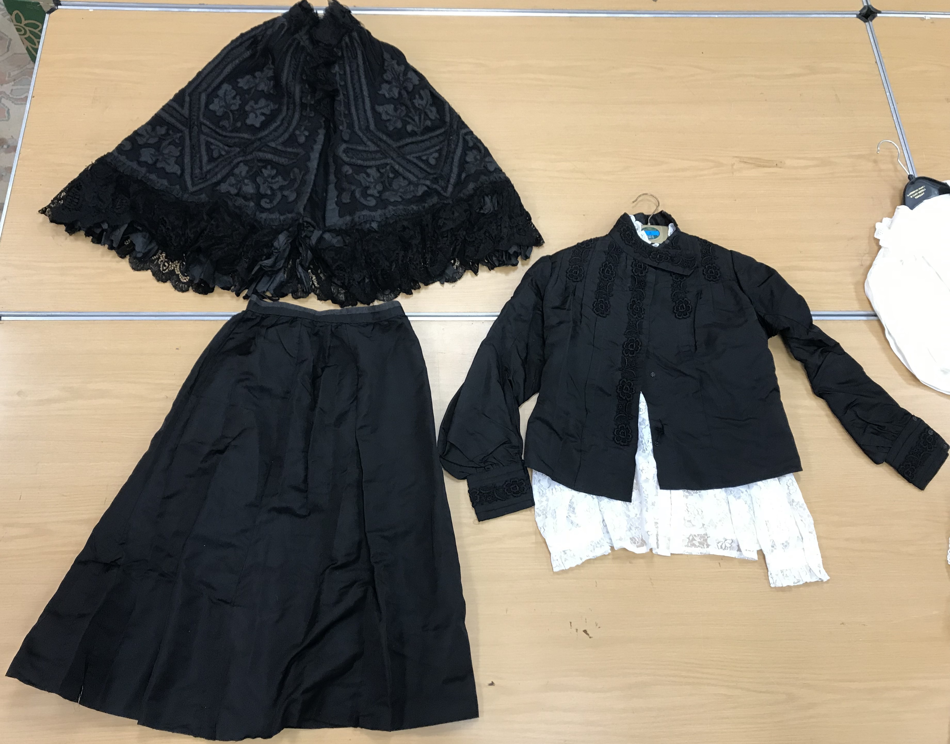 A Victorian mourning cape with applique decoration and lace edge together with a Victorian style - Image 11 of 115