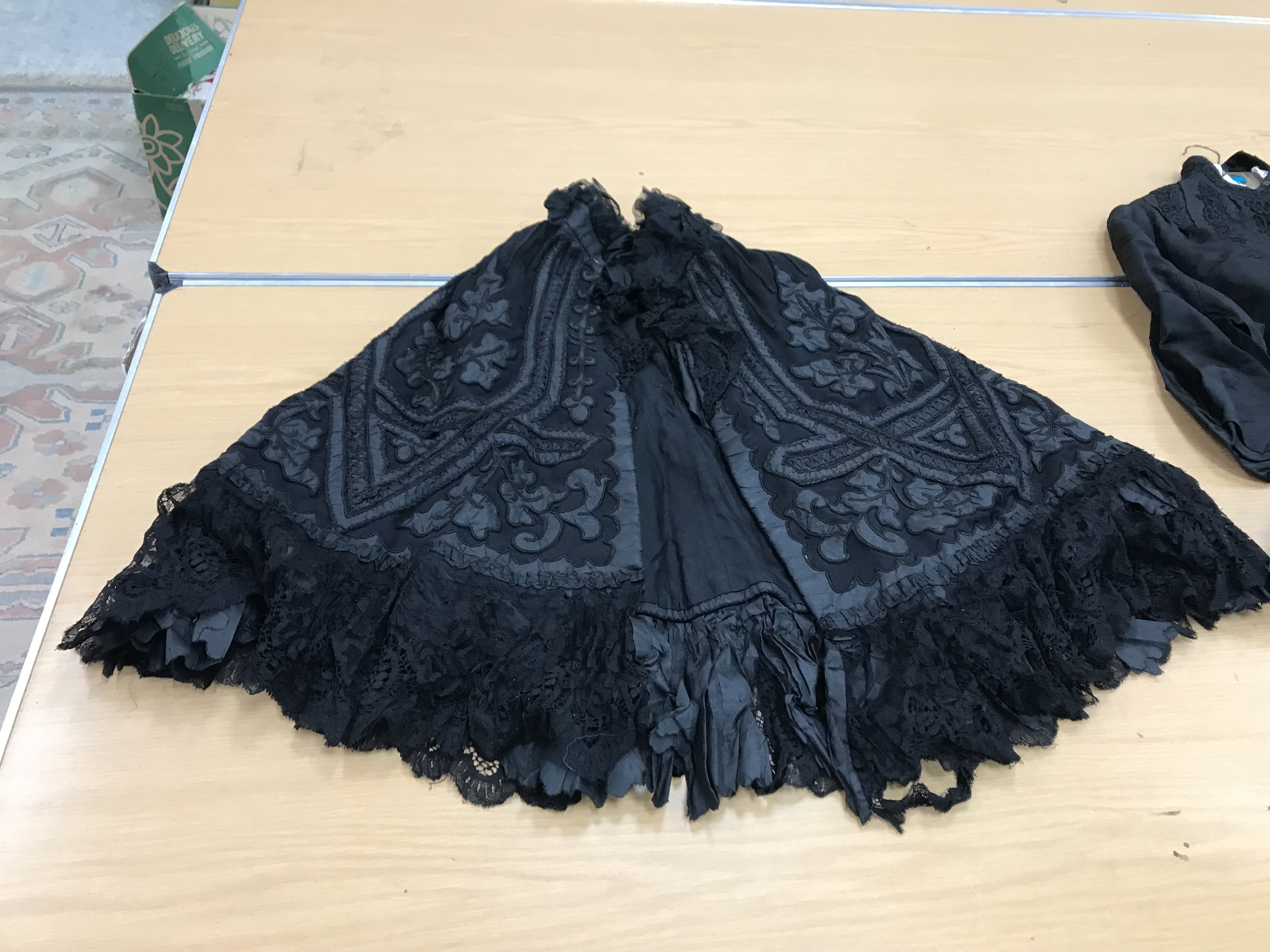 A Victorian mourning cape with applique decoration and lace edge together with a Victorian style - Image 13 of 115