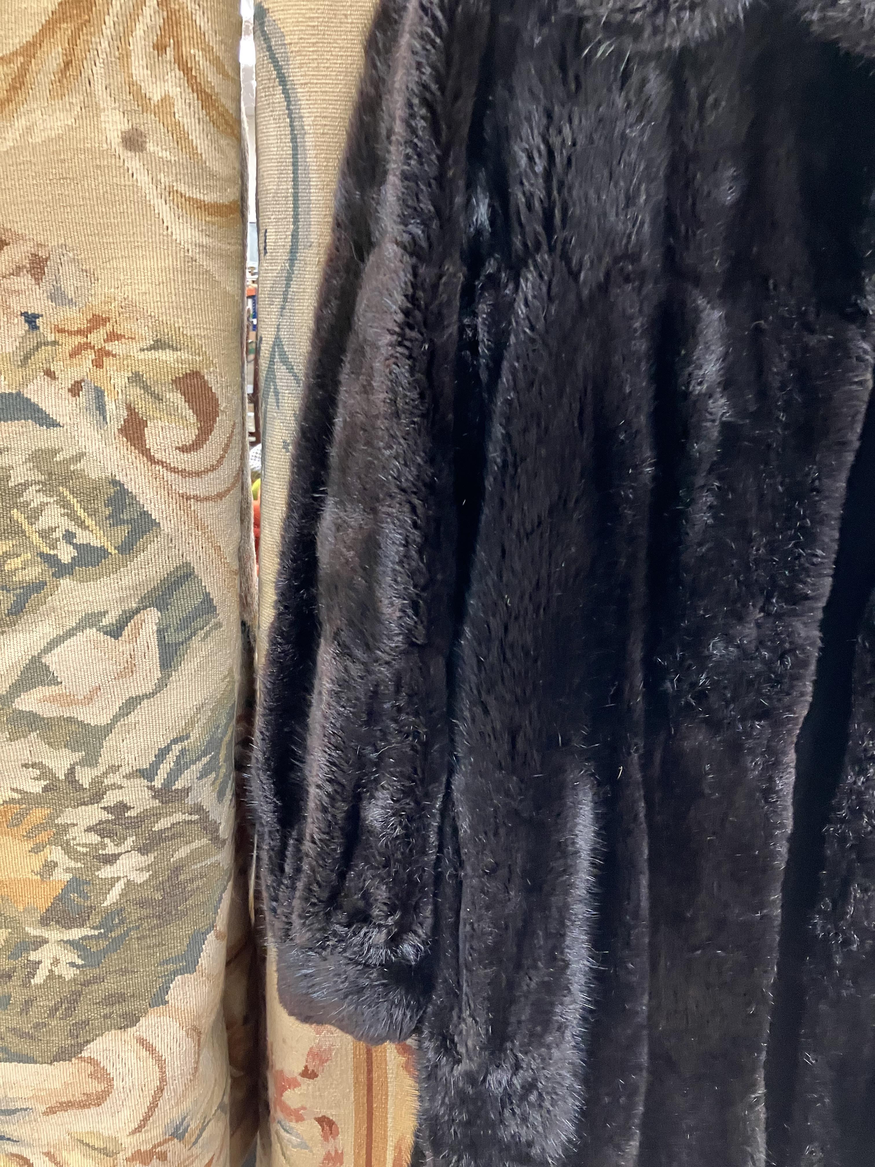 A mid 20th Century Maxwell Croft full length mink coat CONDITION REPORTS There is a - Image 17 of 22