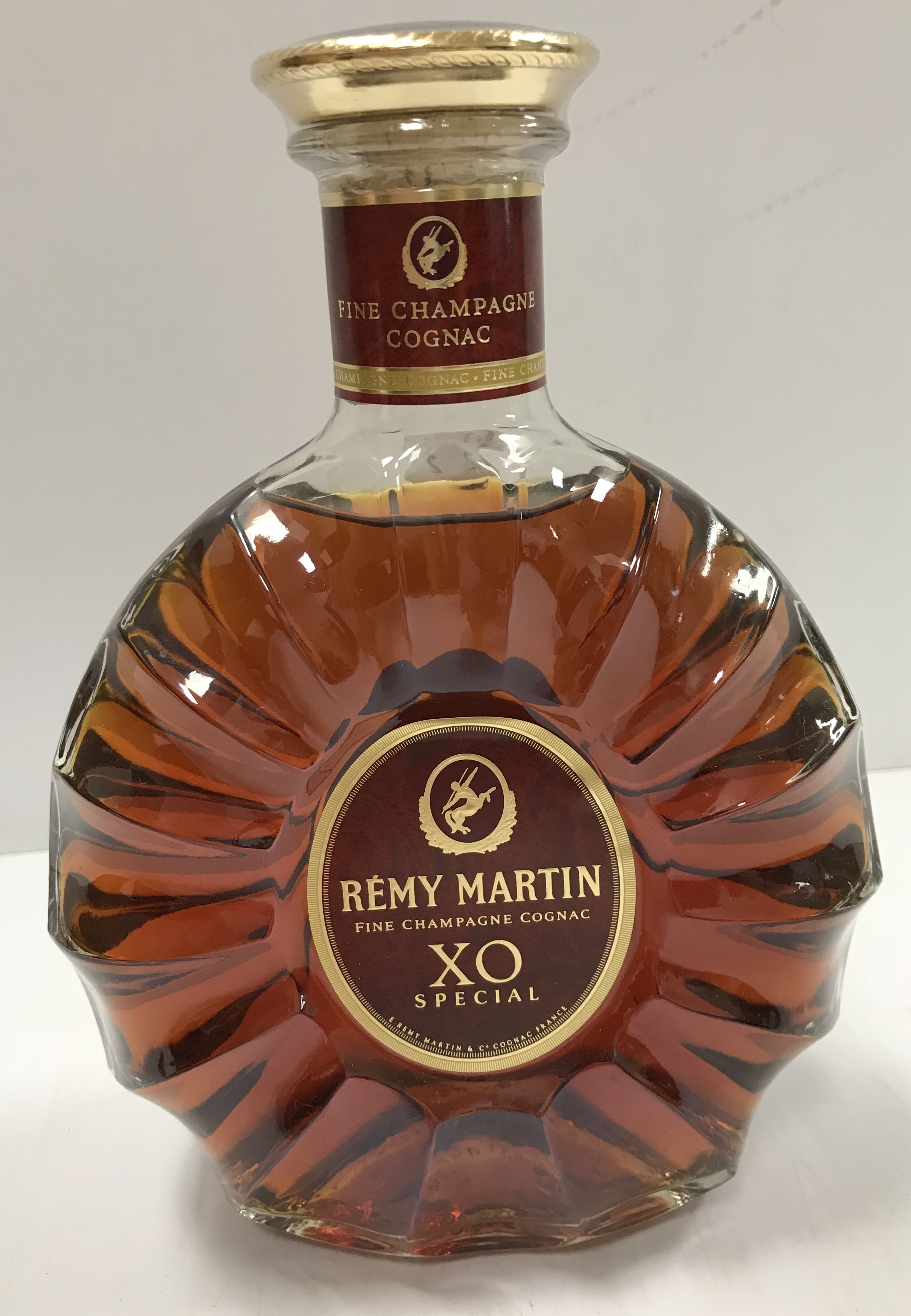 One bottle Rémy Martin XO special fine champagne cognac (L20847) 70 cl