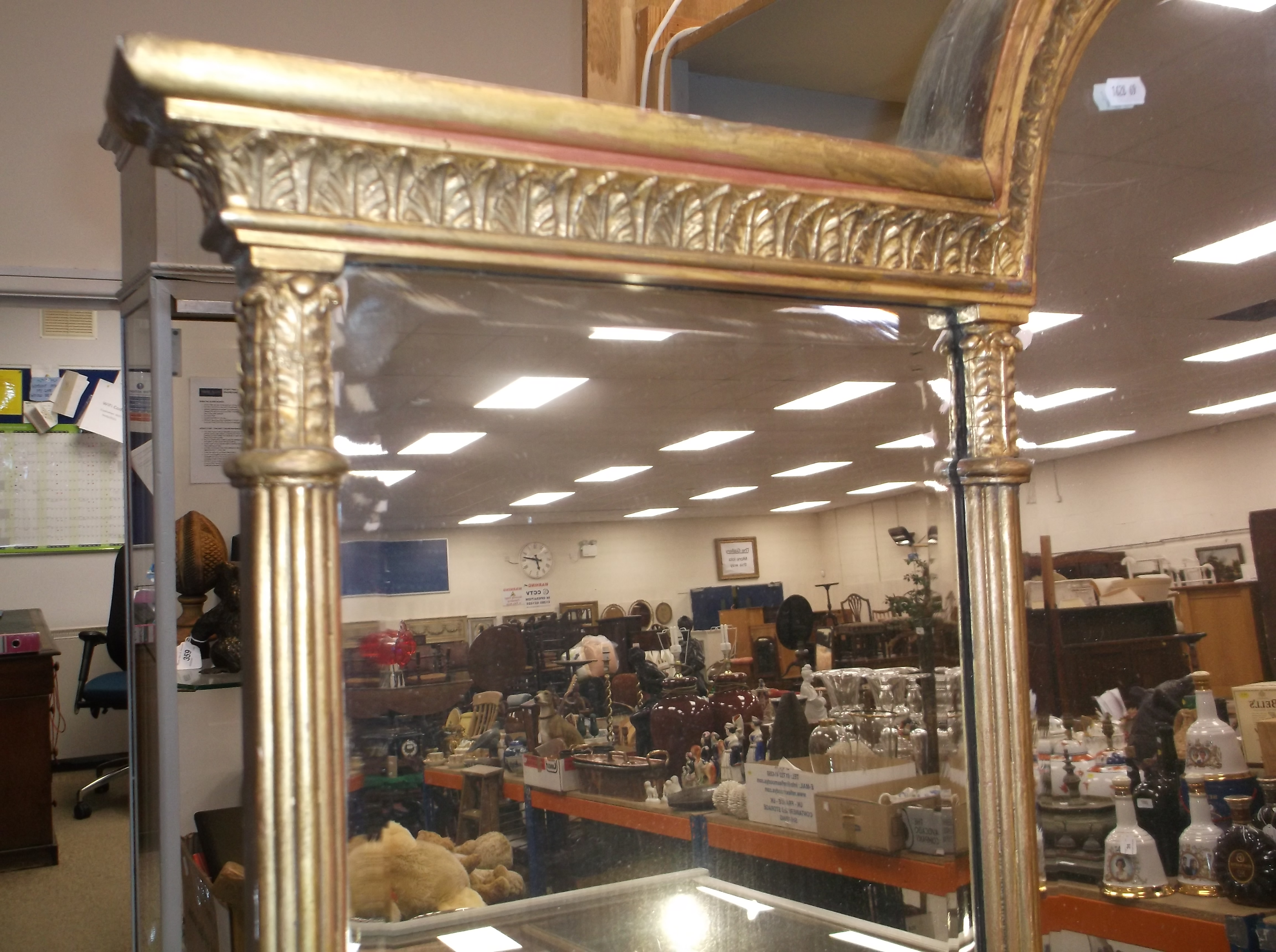 An 18th Century carved giltwood and gesso framed overmantel mirror with lotus leaf carved domed top - Image 30 of 31