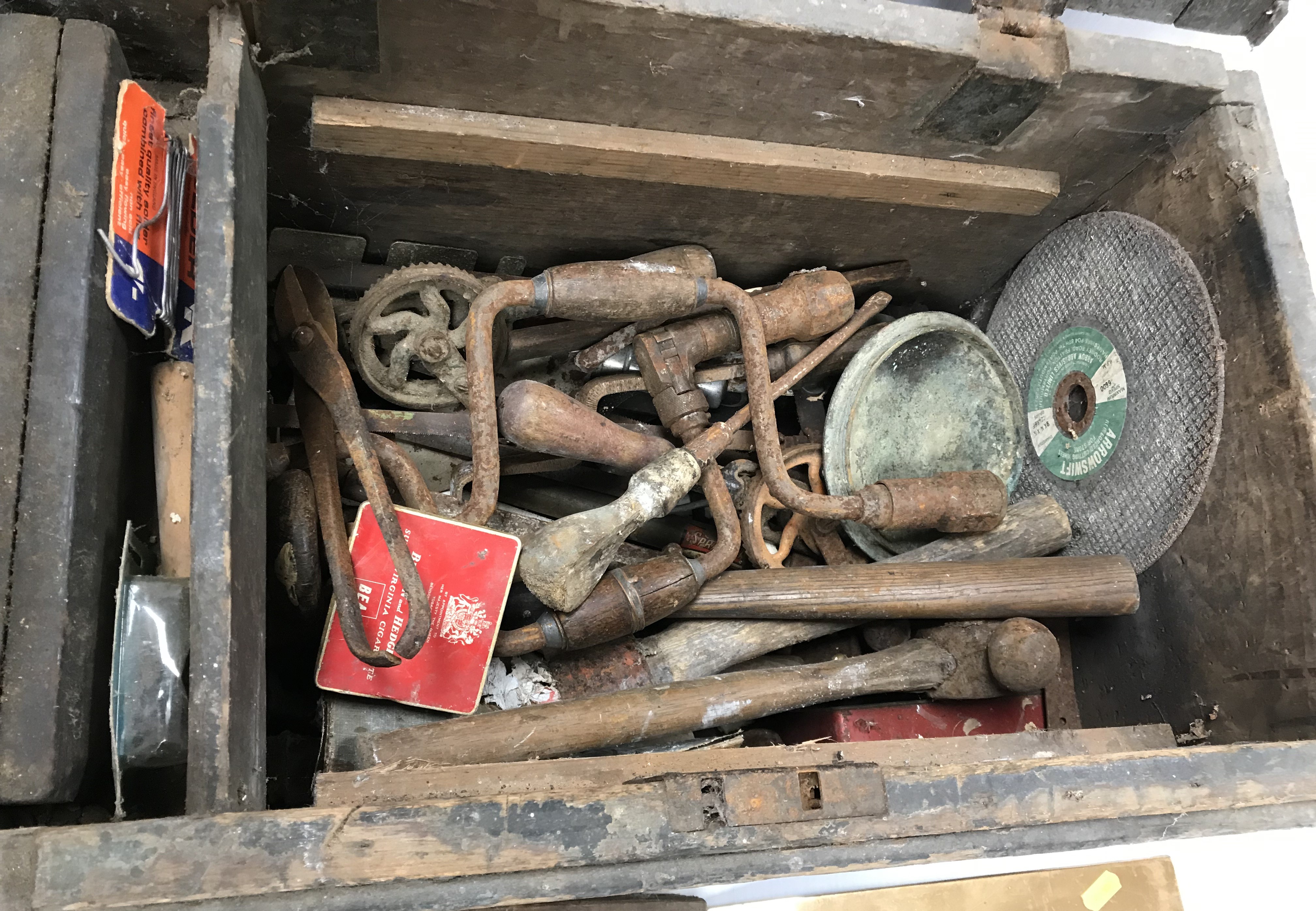 A vintage pine trunk / tool chest and contents of various old hand tools and two brass letter box - Image 4 of 4