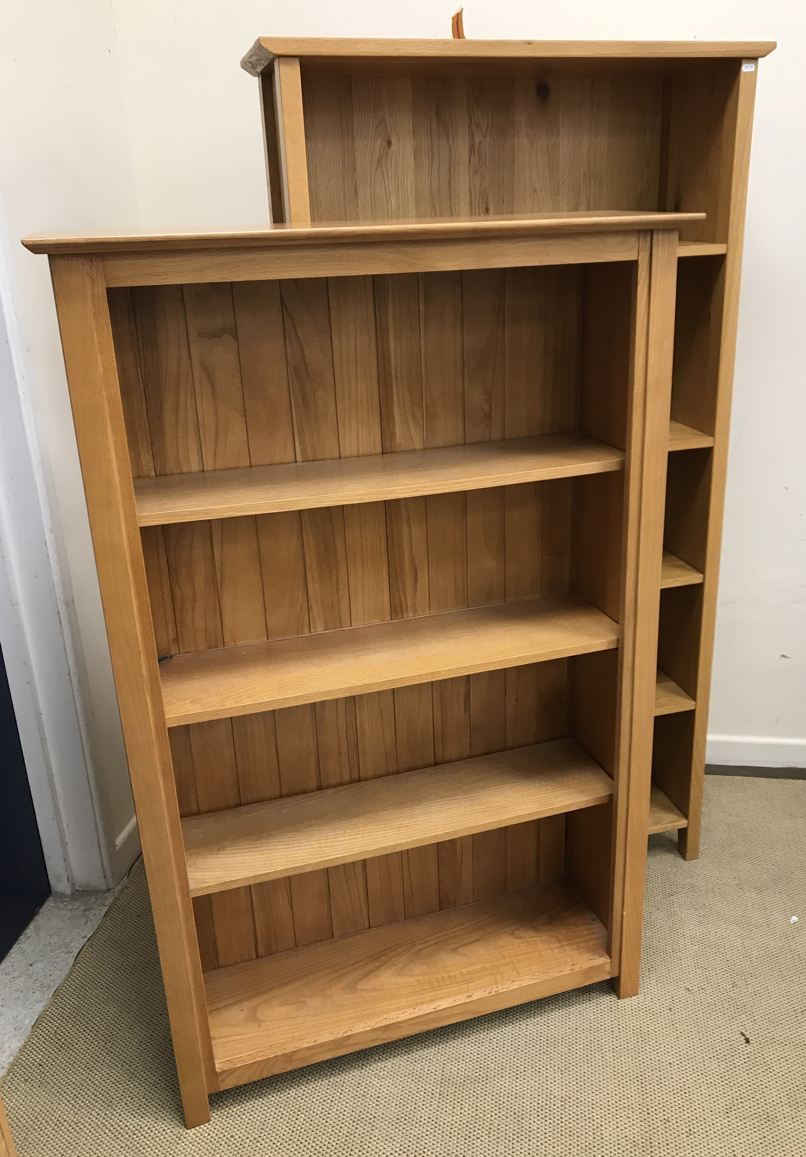 A modern oak open bookcase with four adjustable shelves 96 cm wide x 33 cm deep x 183 cm high - Image 2 of 2