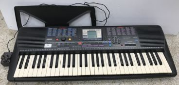 A Yamaha PSR-220 electronic keyboard