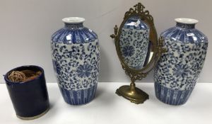 A pair of modern Chinese blue and white vases,