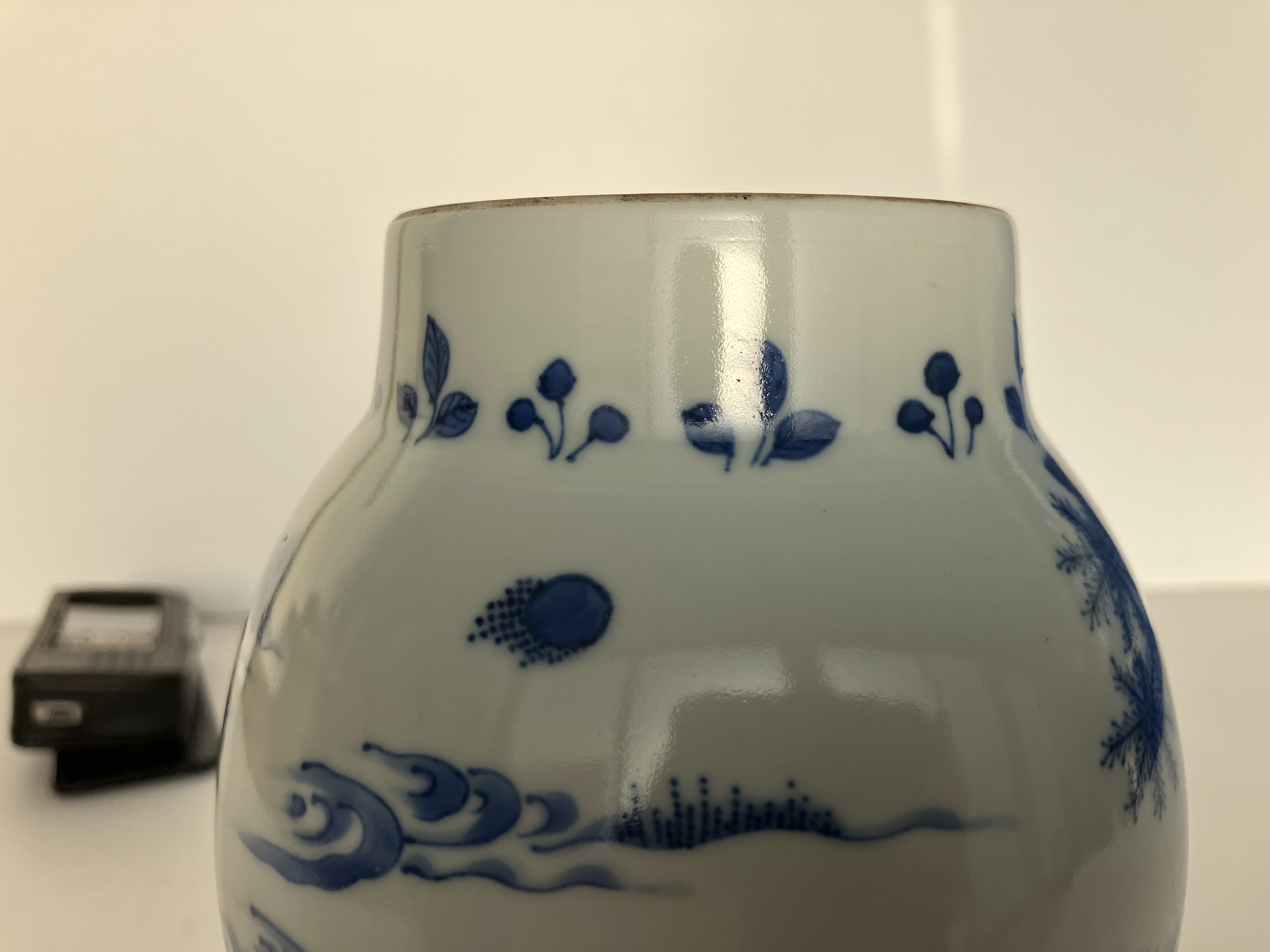 A Chinese ovoid jar in the 17th century transitional style, - Image 8 of 39