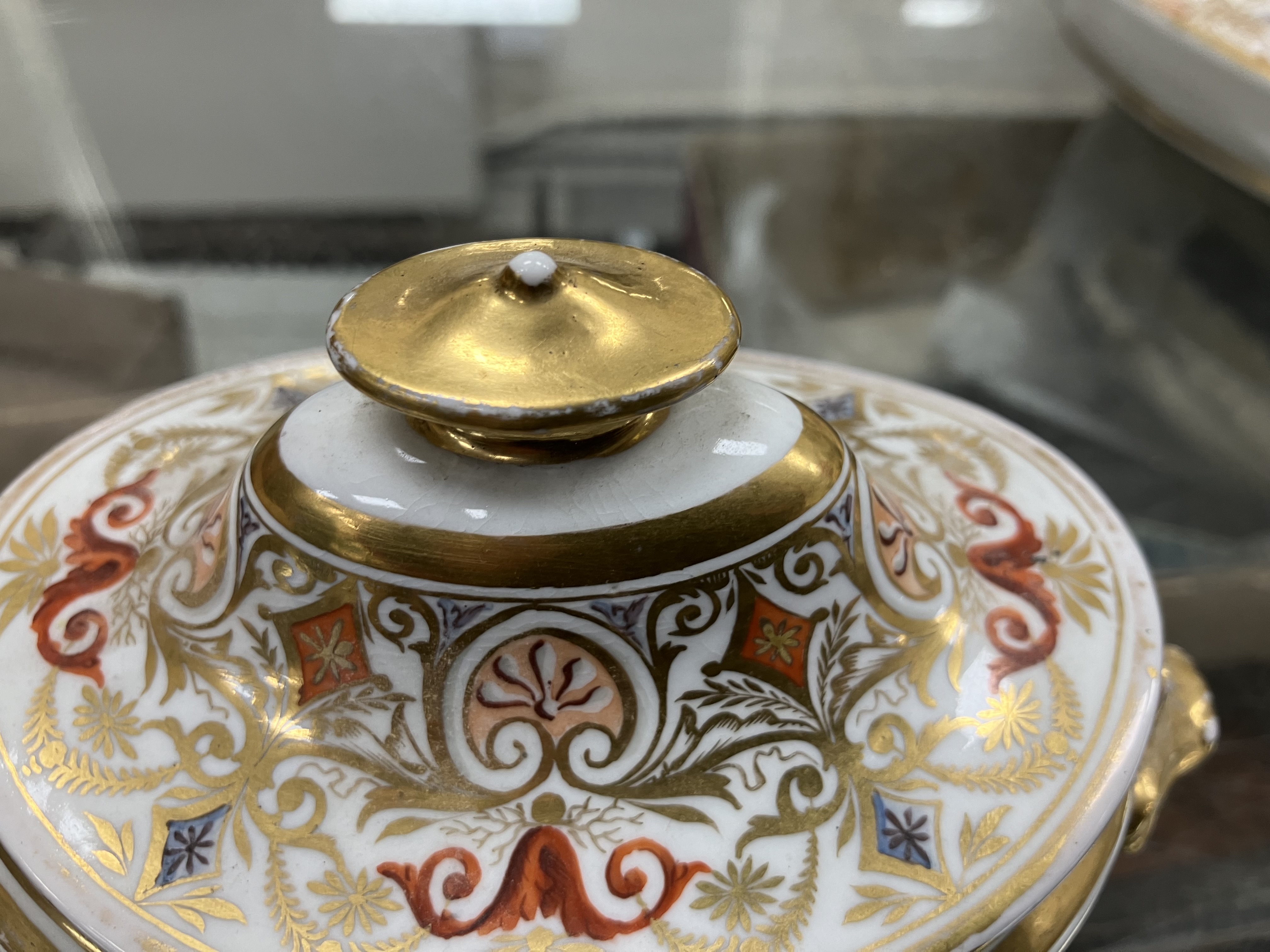 An early 19th Century Spode type gilt and polychrome decorated duet tea service comprising tray, - Image 44 of 78