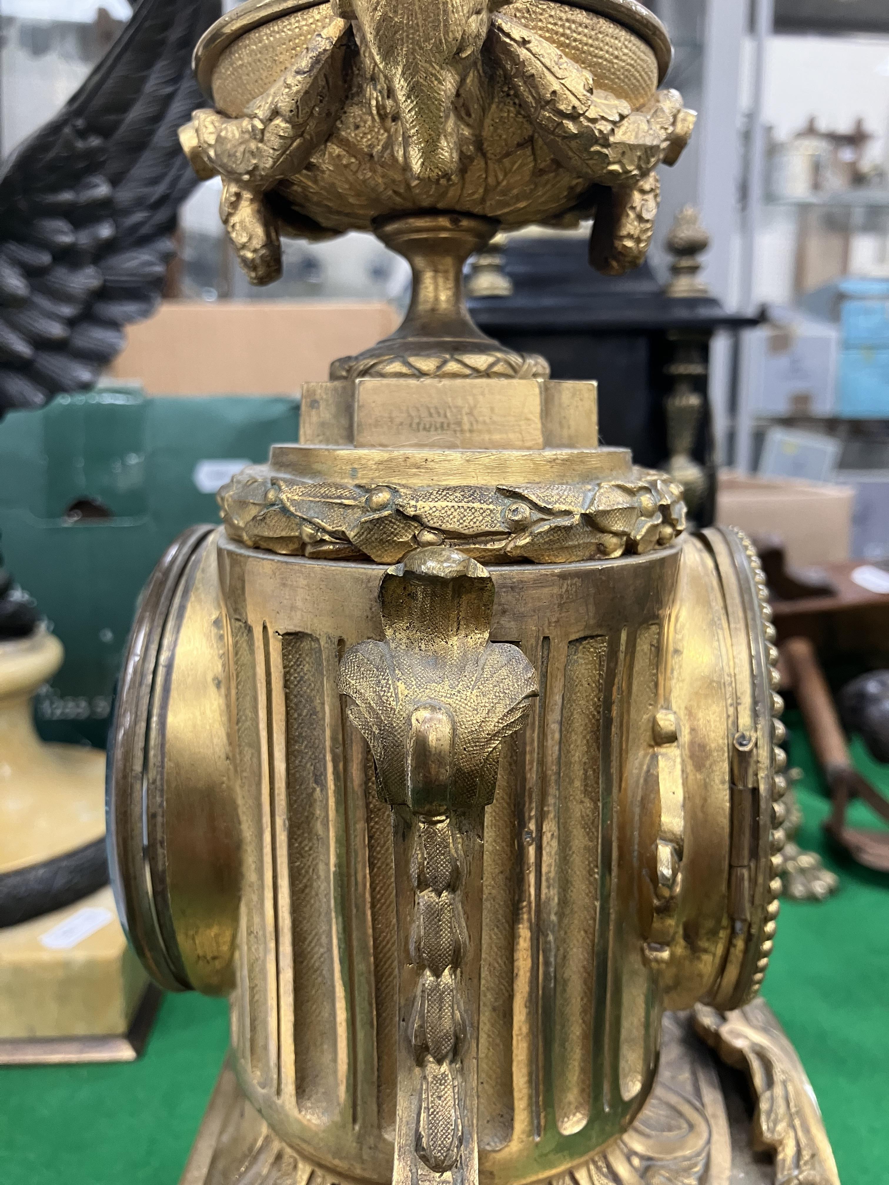 A 19th Century French gilt brass cased mantel clock, - Image 7 of 34