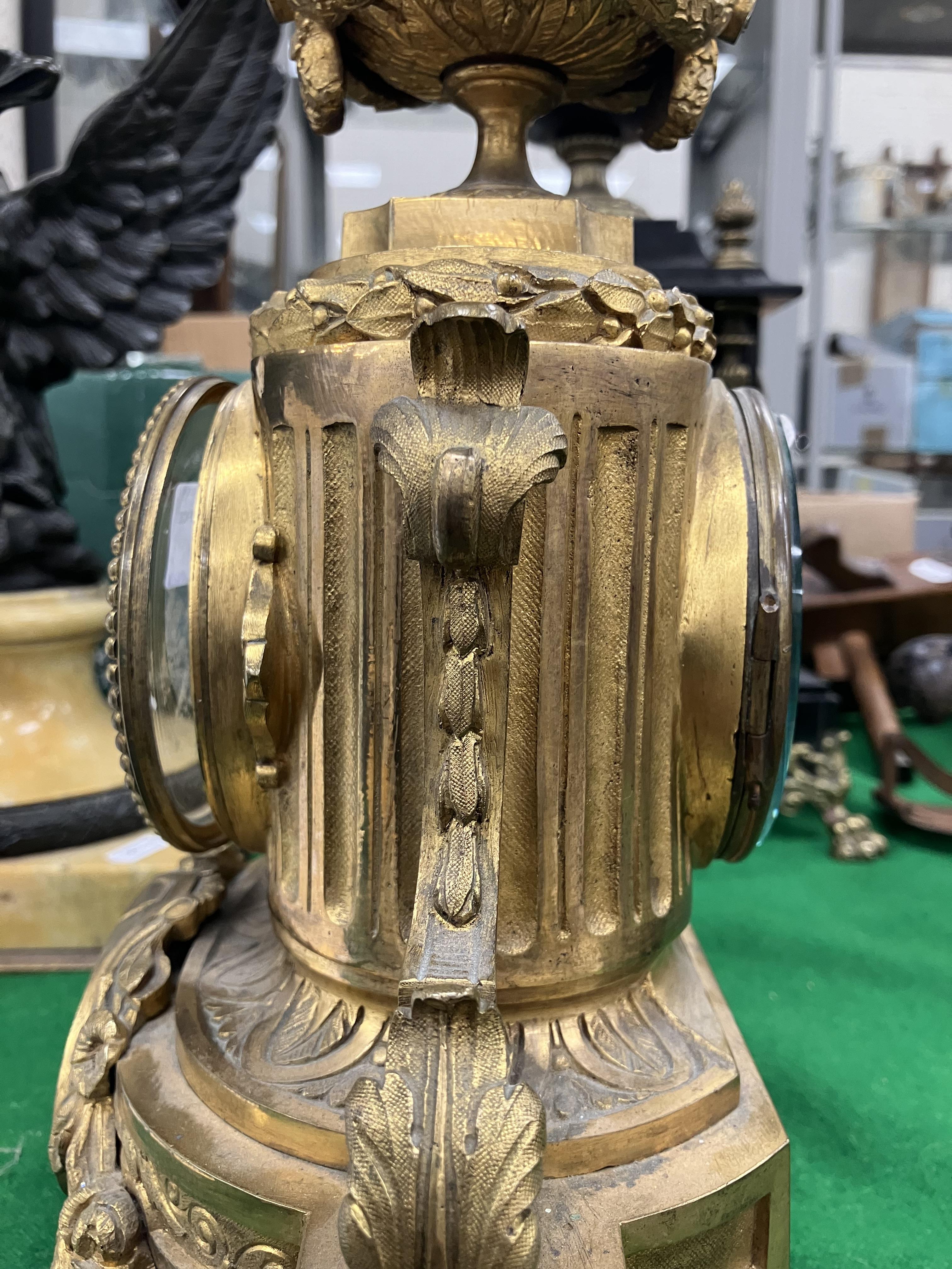A 19th Century French gilt brass cased mantel clock, - Image 19 of 34