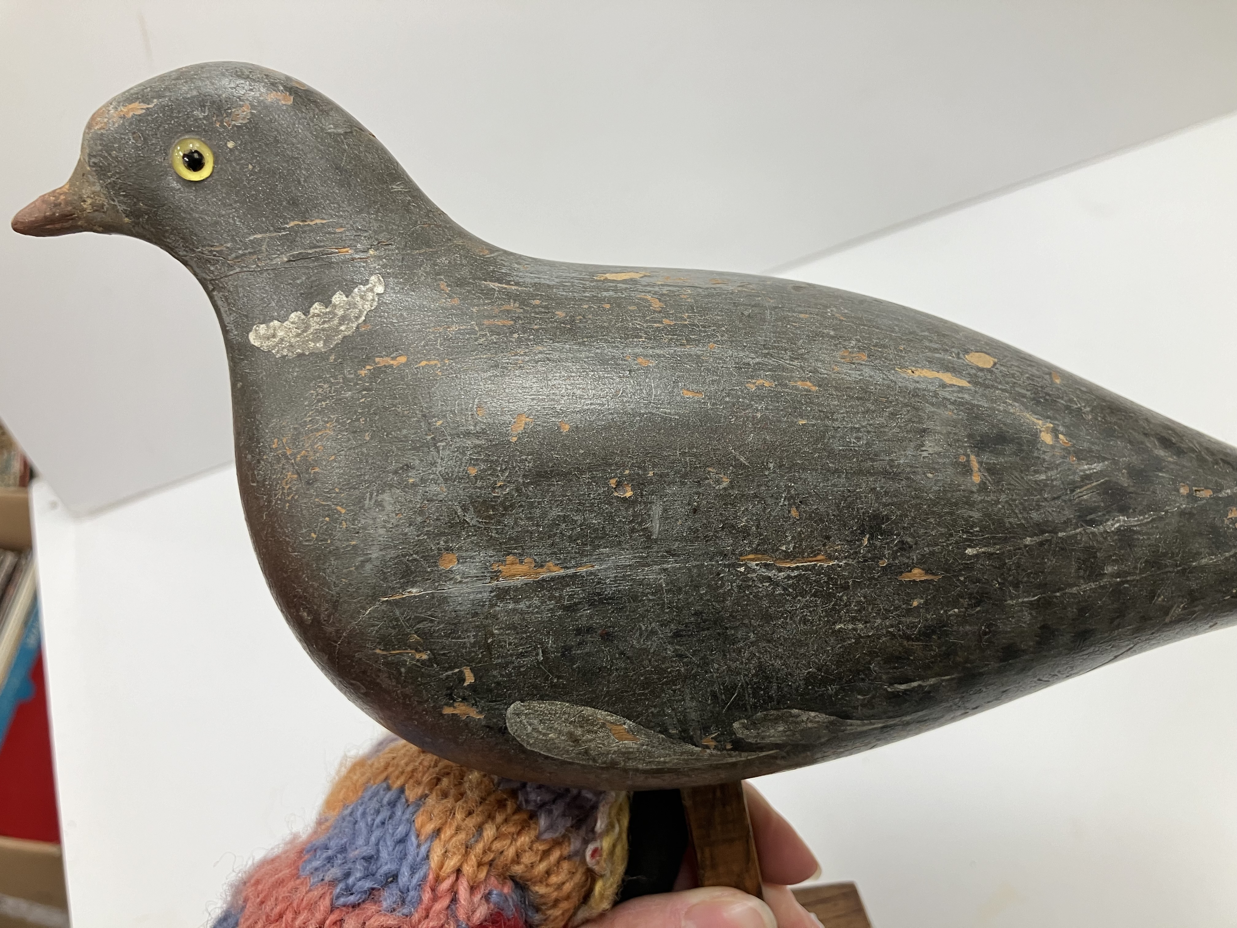 A 19th Century painted treenware pigeon decoy with glass eyes on a later oak pedestal stand 31. - Image 14 of 25