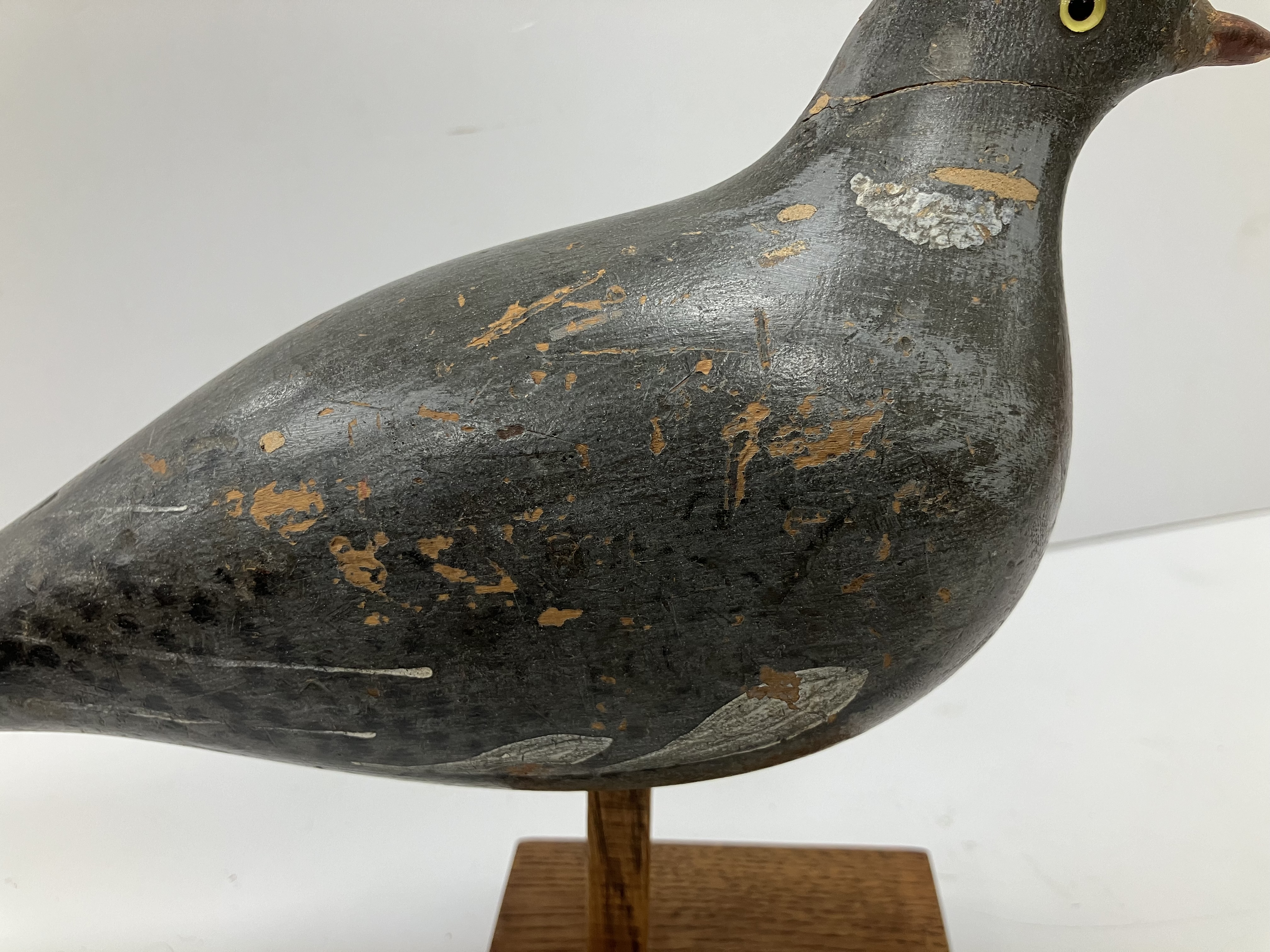 A 19th Century painted treenware pigeon decoy with glass eyes on a later oak pedestal stand 31. - Image 23 of 25