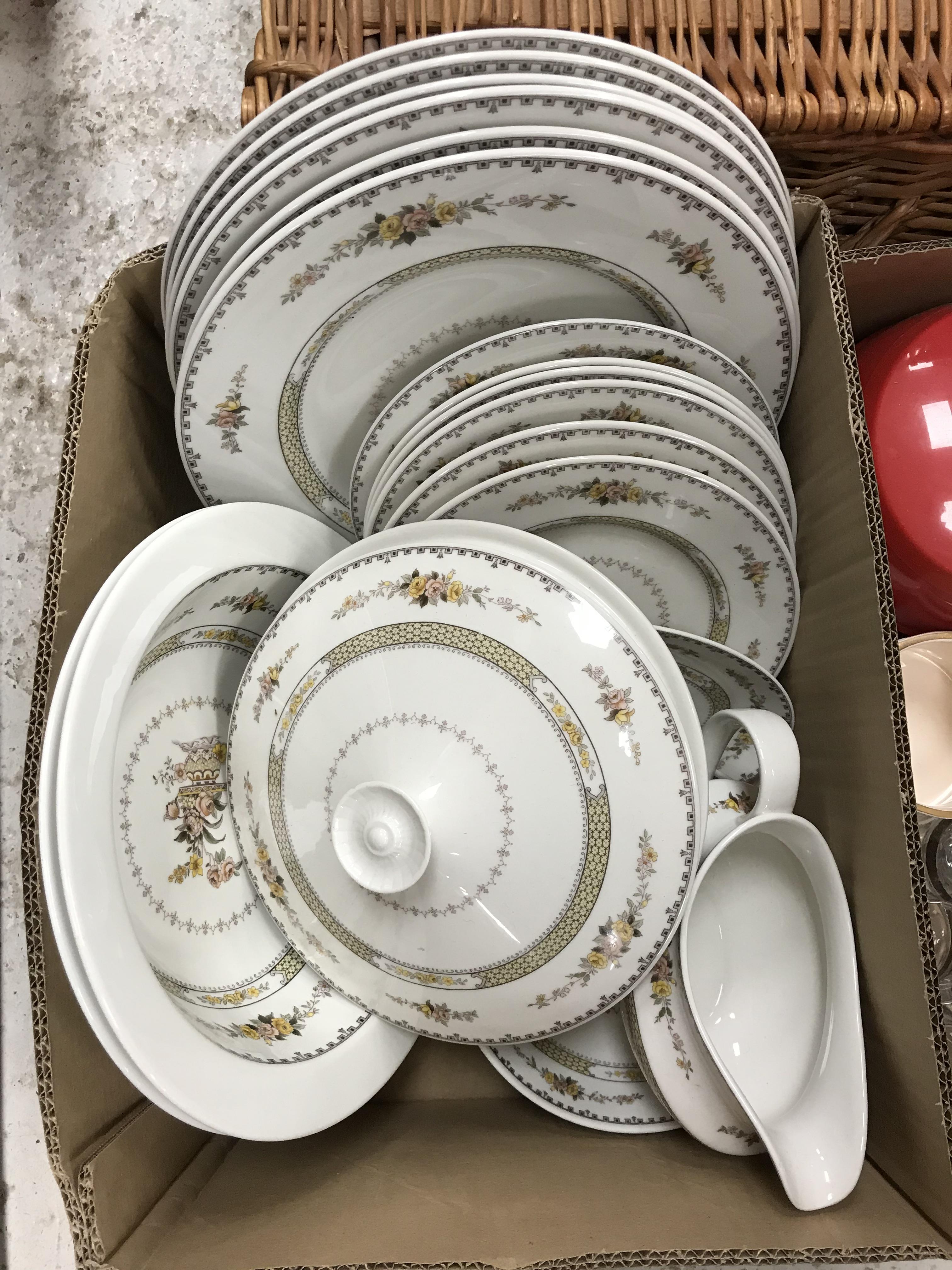 Two boxes of sundry china and glass to include Royal Doulton Hamilton part dinner service together - Bild 2 aus 5