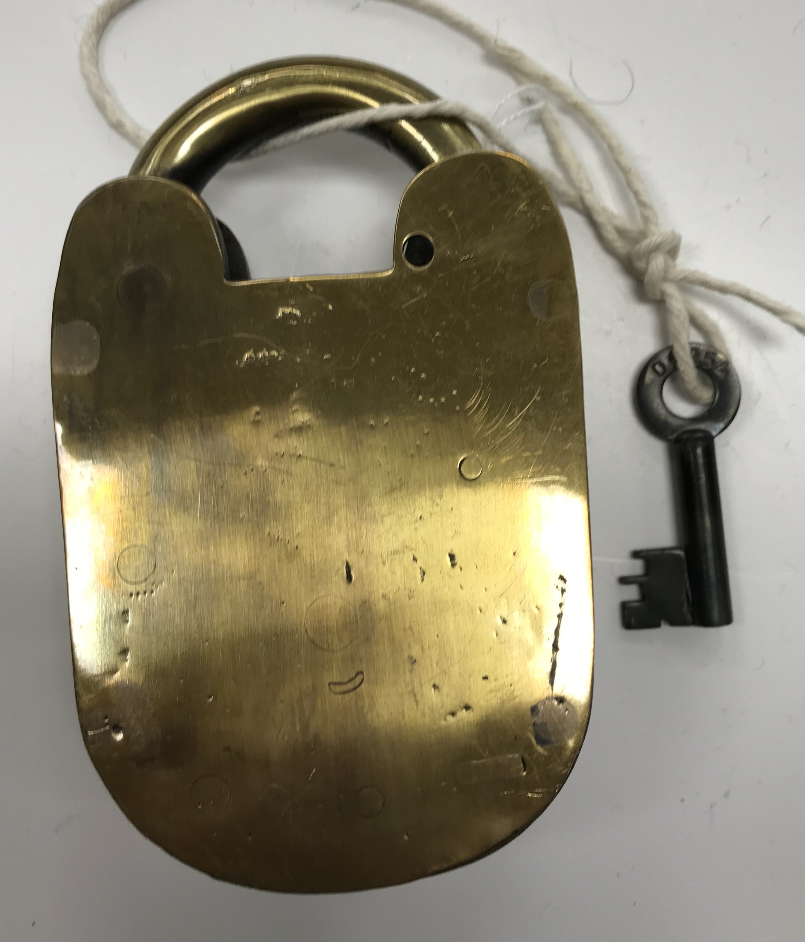 A vintage brass padlock by Tucker & Reeve, No'd. - Image 2 of 2