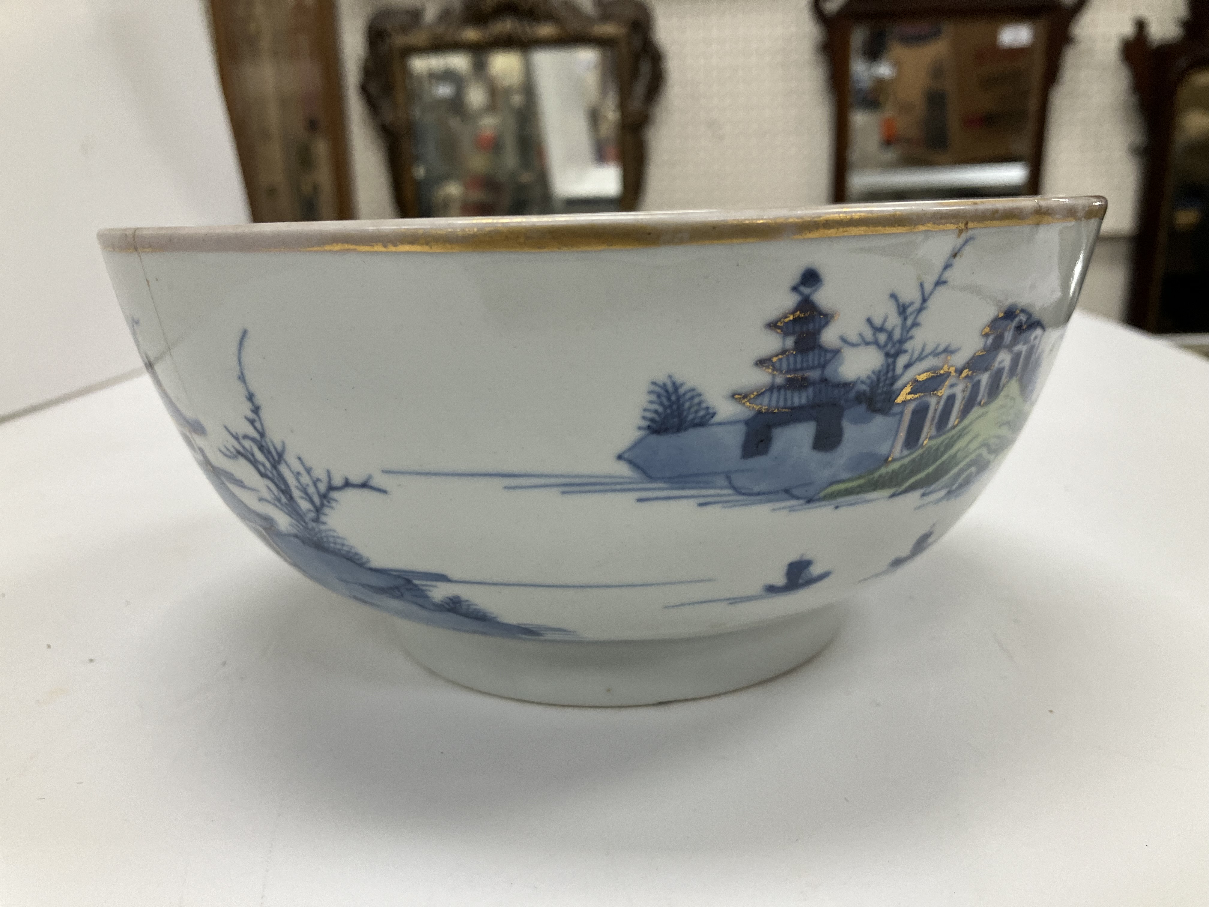 A 19th Century Chinese blue and white porcelain bowl decorated with figures on a bridge and willow - Image 45 of 50
