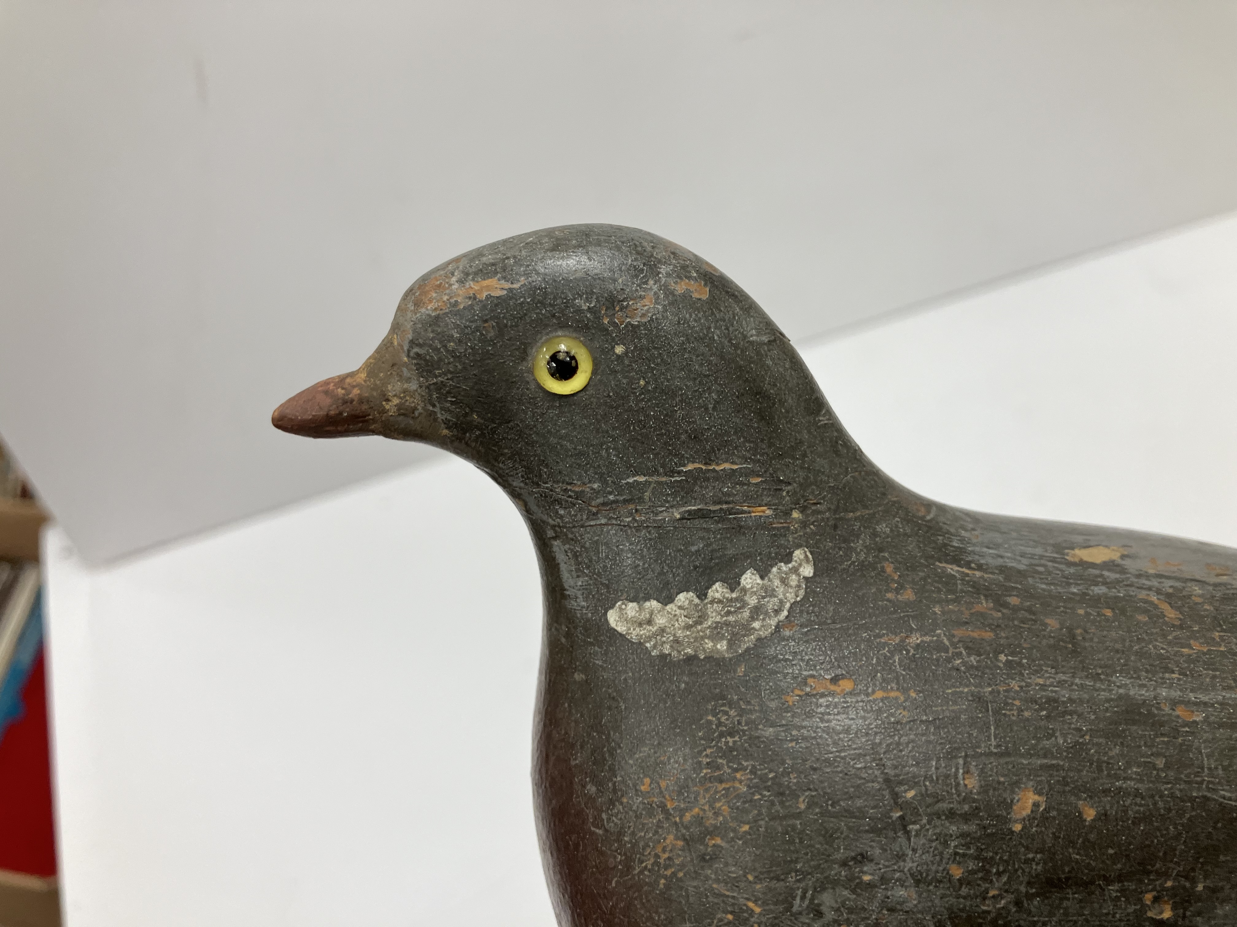 A 19th Century painted treenware pigeon decoy with glass eyes on a later oak pedestal stand 31. - Image 15 of 25