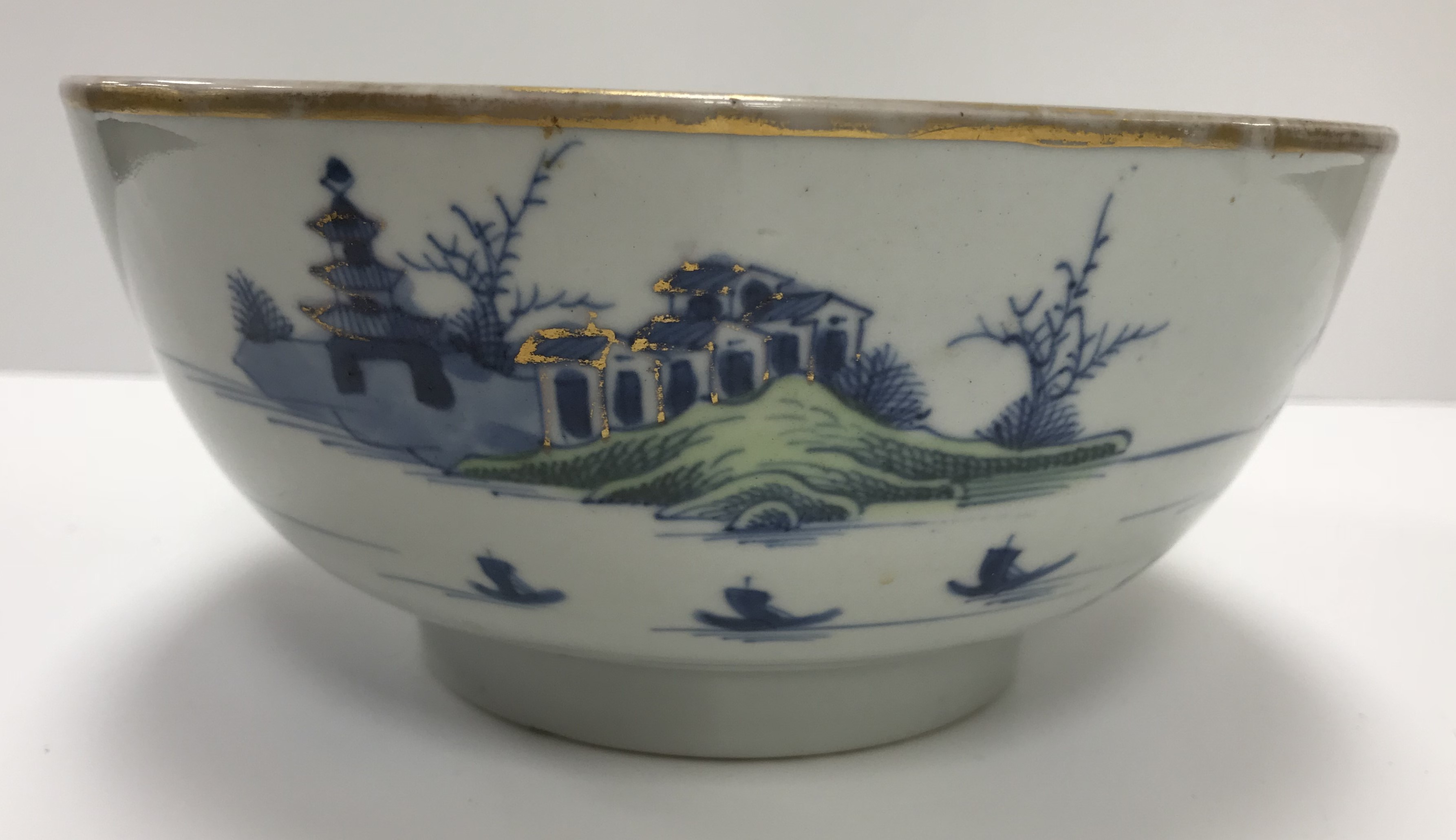A 19th Century Chinese blue and white porcelain bowl decorated with figures on a bridge and willow - Image 5 of 50