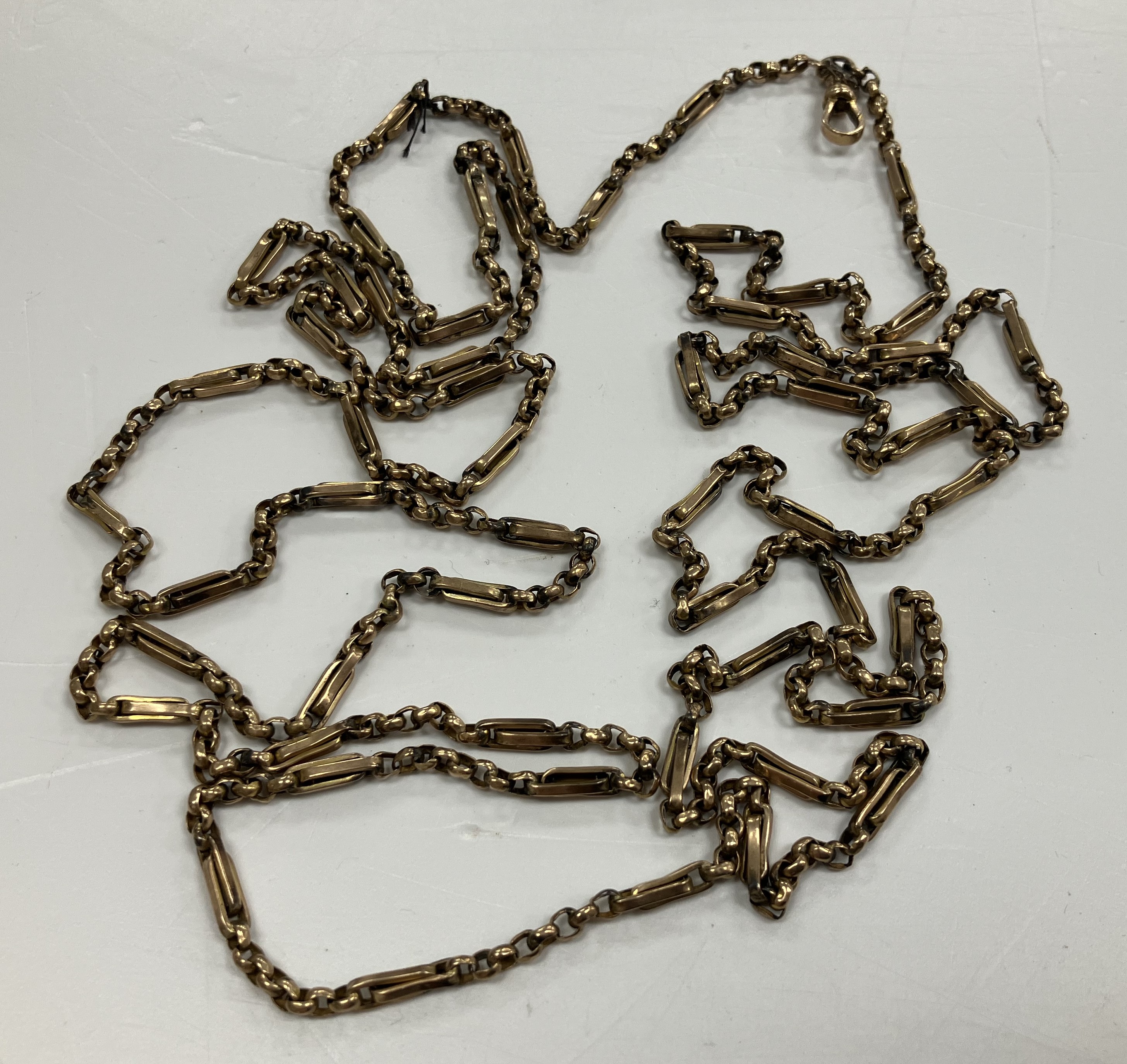 A 10 carat gold chain link watch chain, 174 cm long,