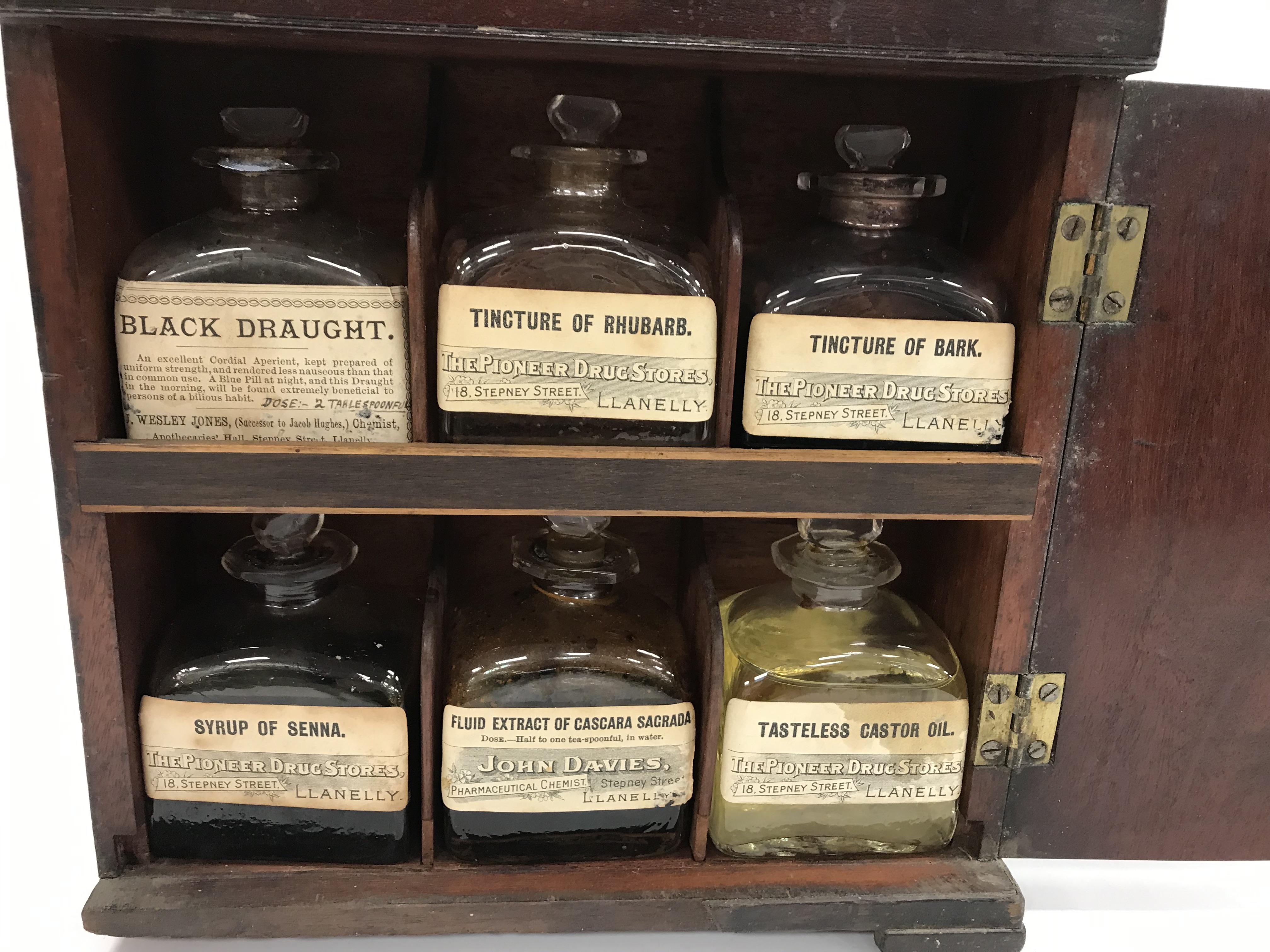 A 19th Century mahogany apothecary box containing various bottles, scales, etc., 23.5 cm wide x 19. - Image 6 of 6