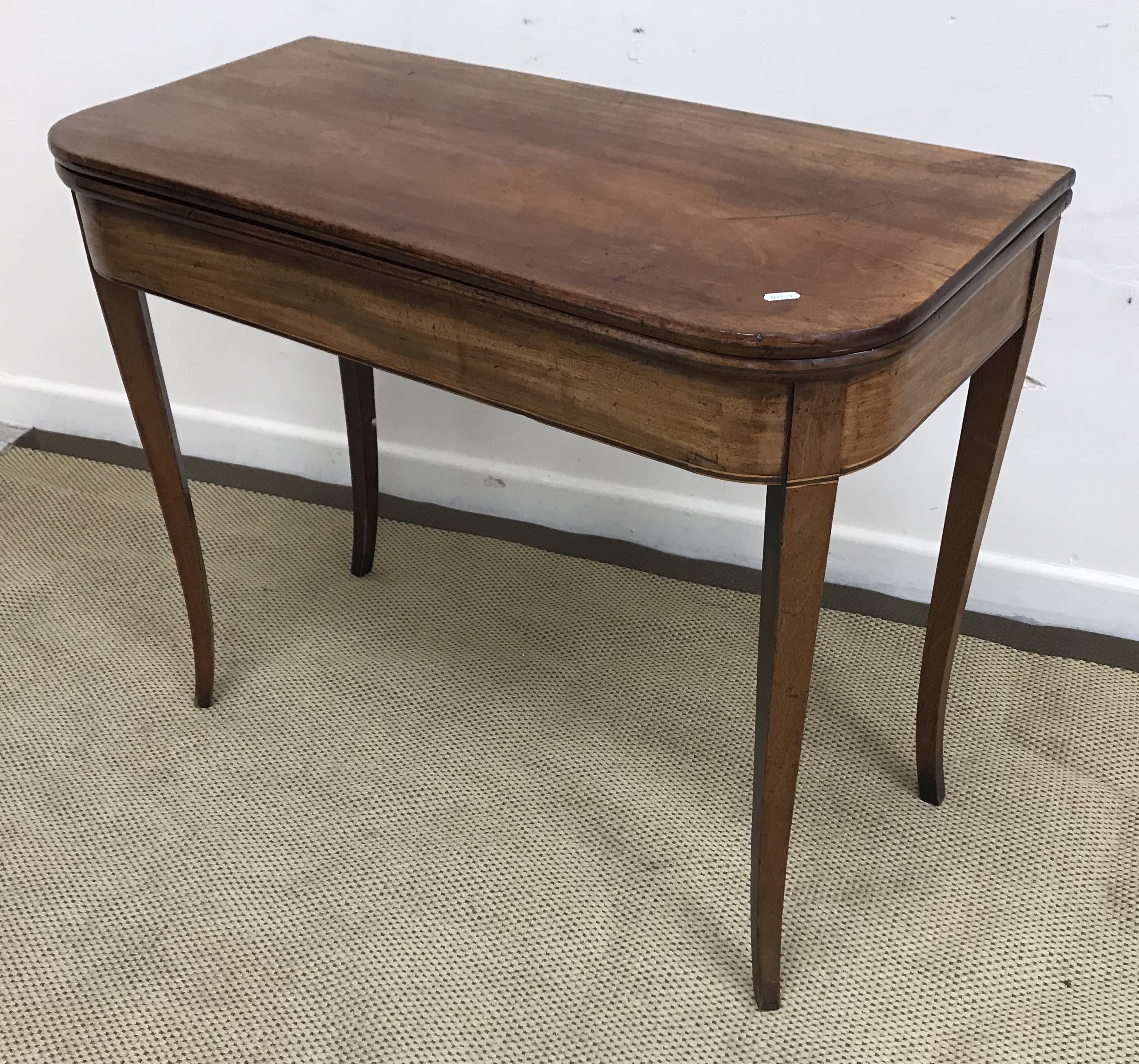 An early 19th Century mahogany rectangular drop leaf Pembroke table on square tapered legs with - Image 2 of 3