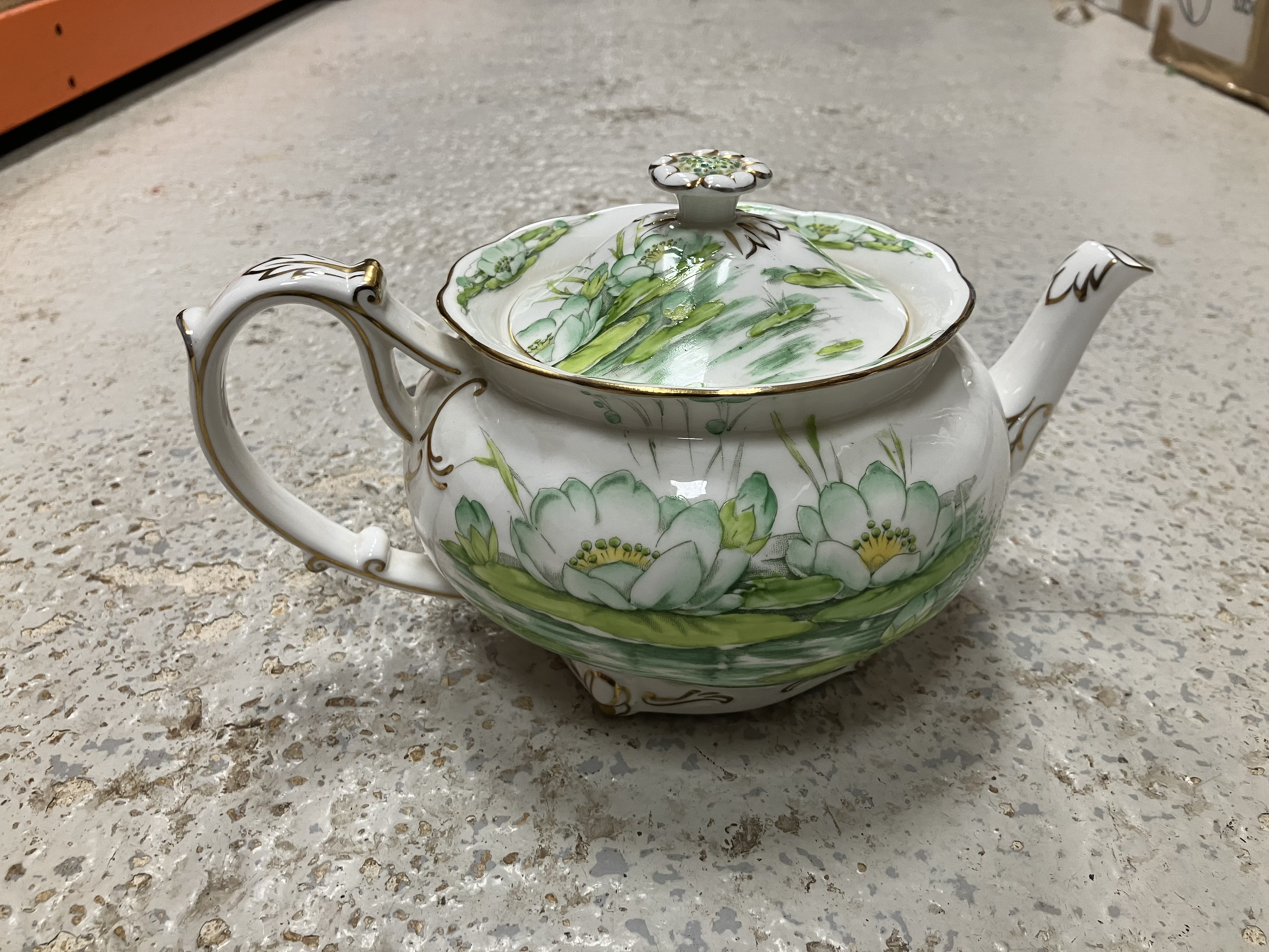 A Royal Paragon part tea set with green water lily decoration together with a Carrol Swan bowl and - Image 43 of 43