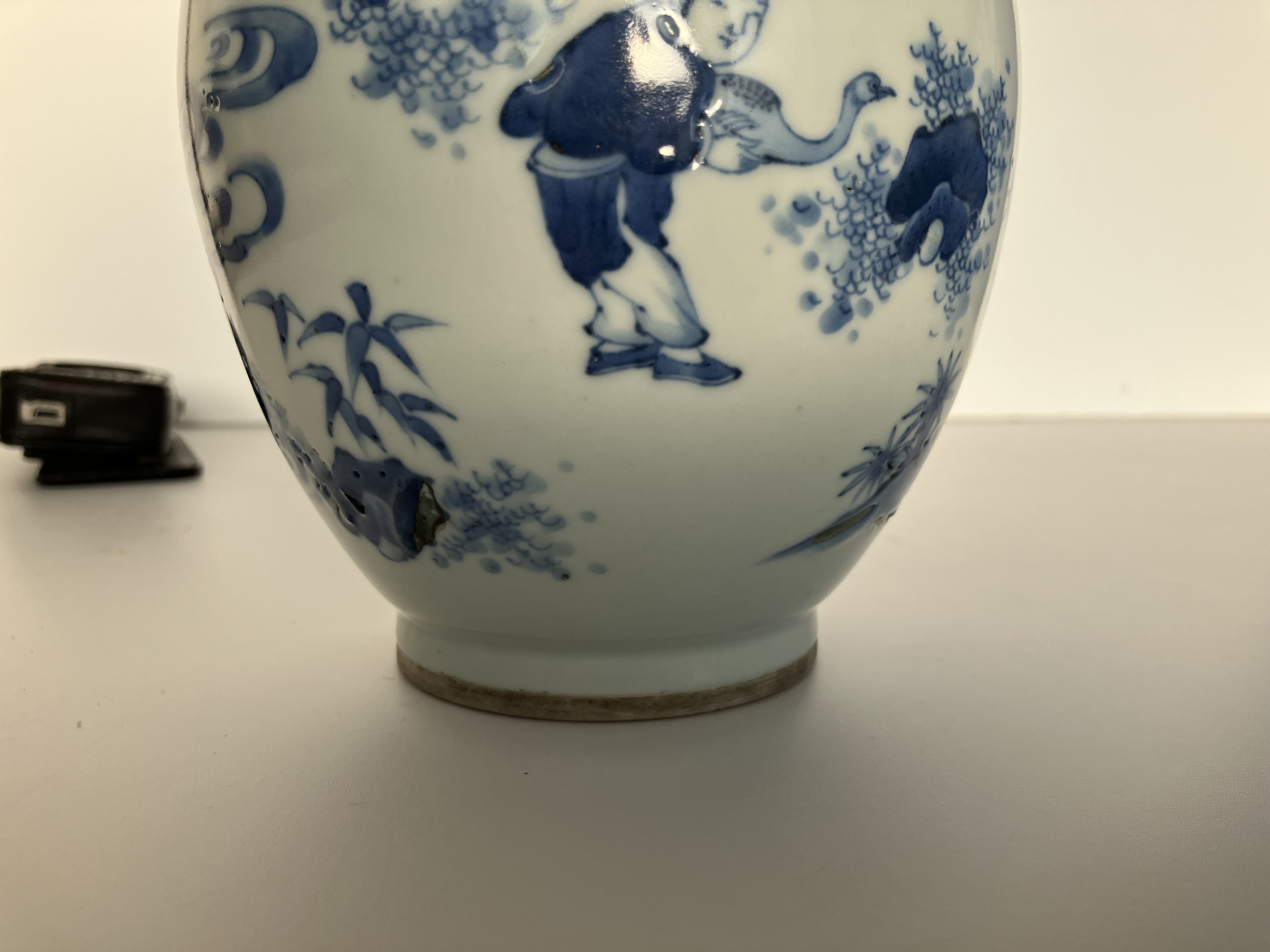 A Chinese ovoid jar in the 17th century transitional style, - Image 10 of 39