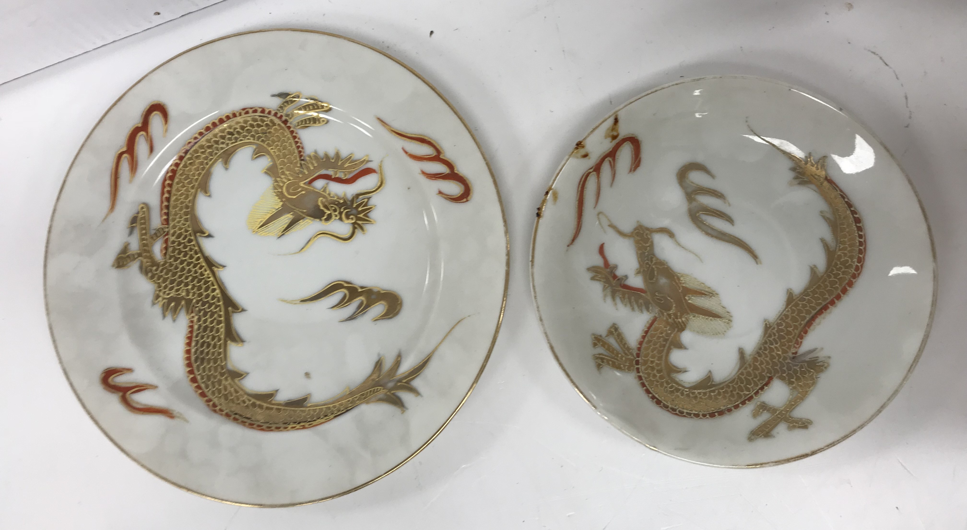 A collection of various Japanese and Chinese pottery and porcelain including a Japanese dragon - Image 8 of 10