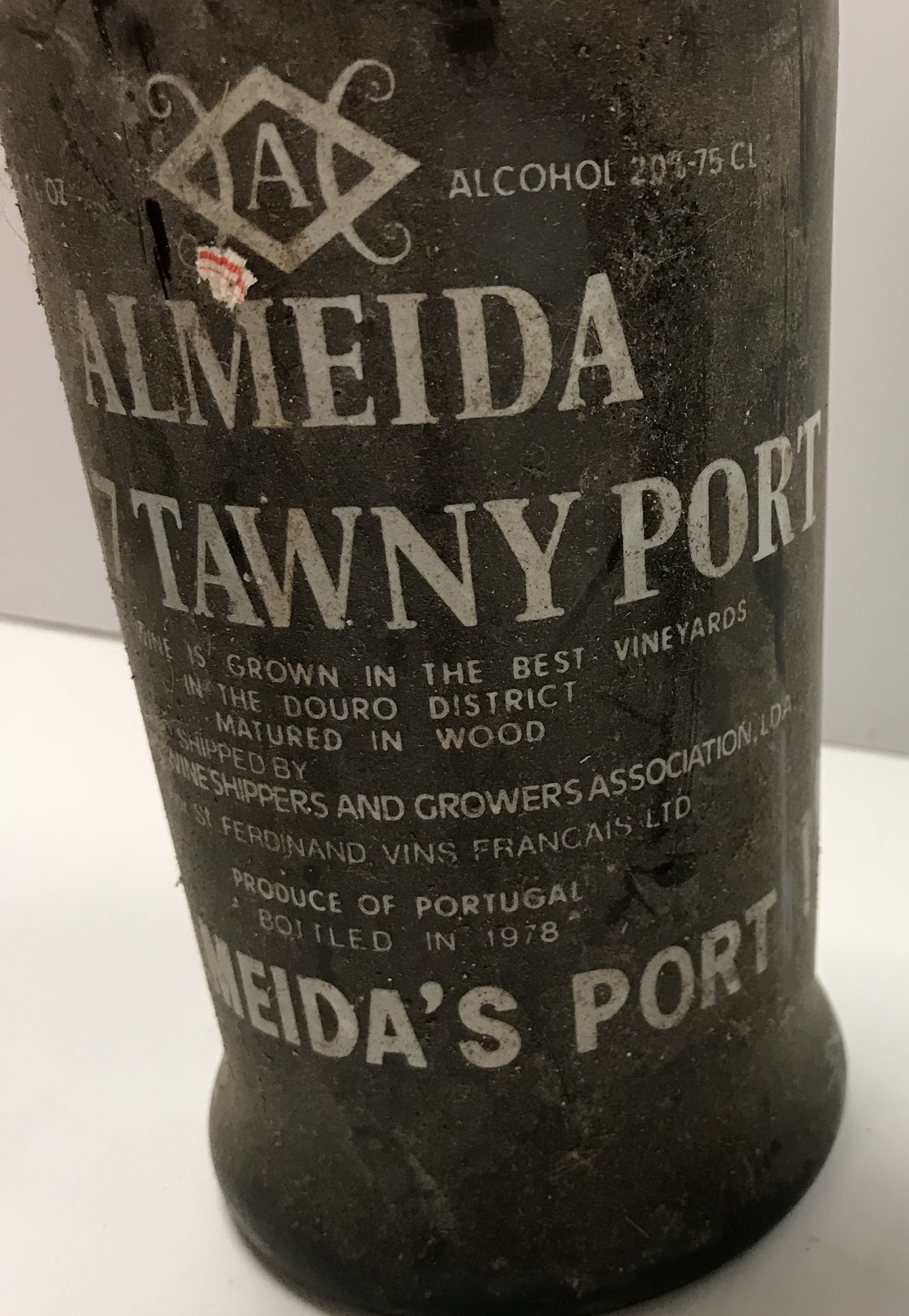 One bottle Almeida tawny port 1967 and two bottles Niepoort late bottled vintage port 1999, - Image 3 of 4