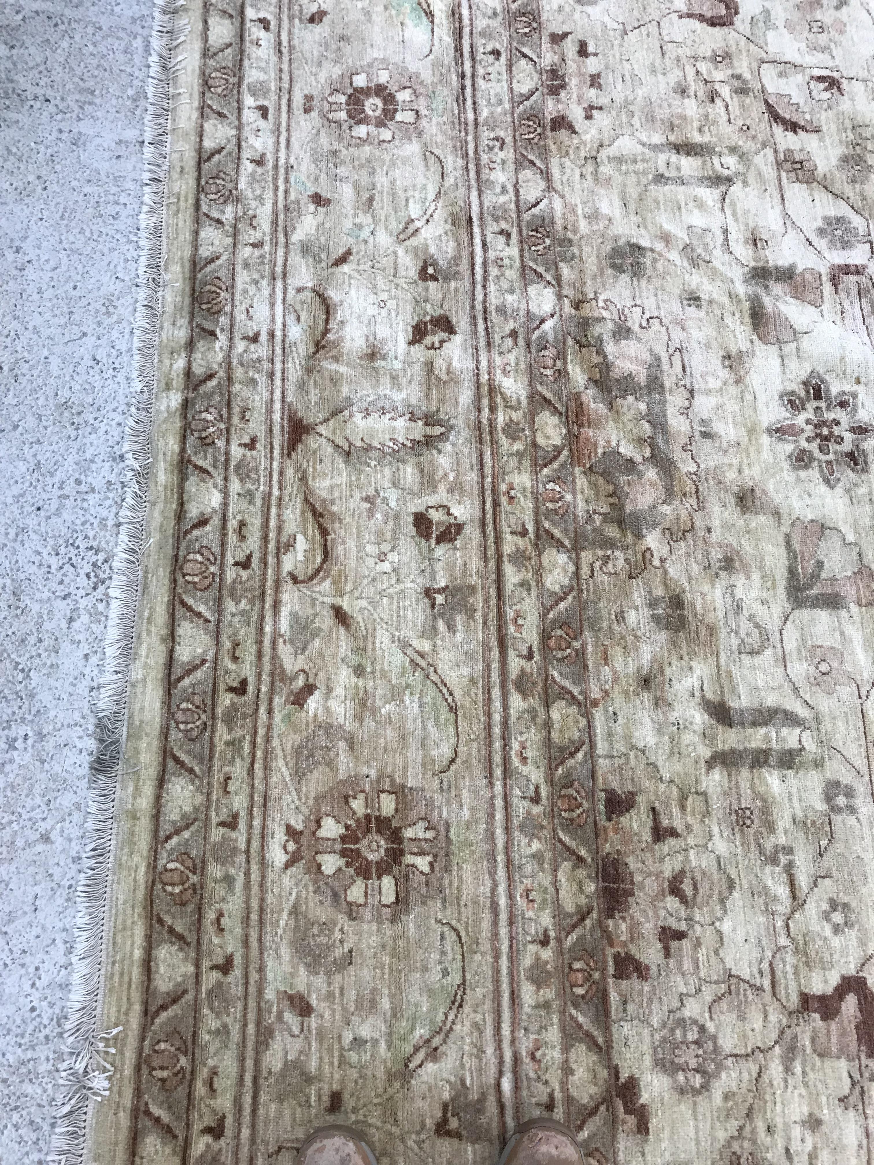 A modern Pakistani Zeigler style carpet, - Bild 16 aus 66