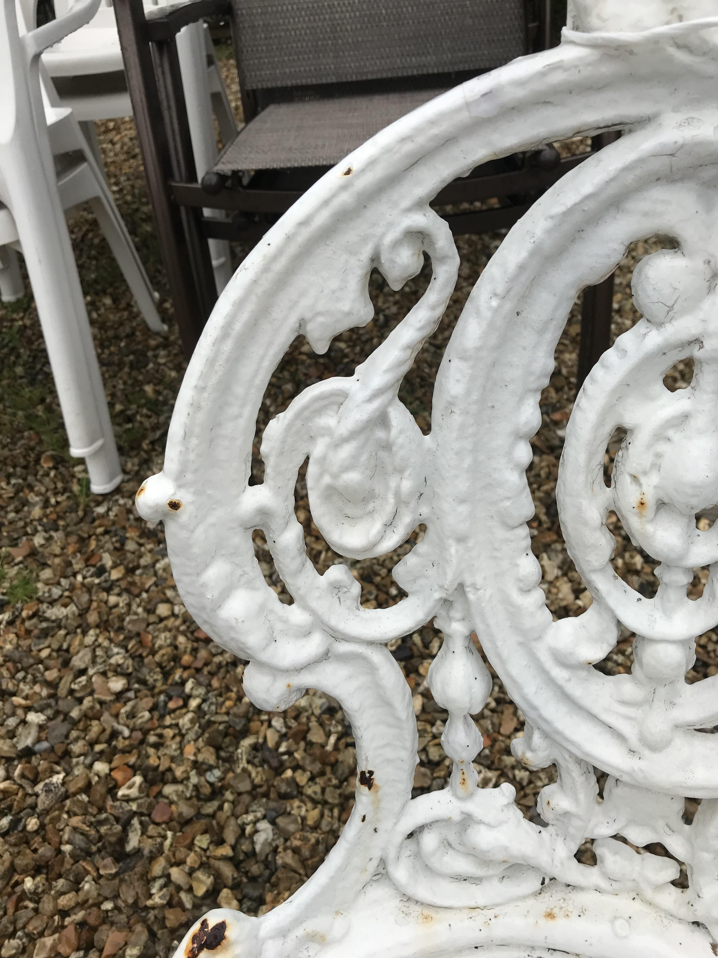 A cast iron Britannia style garden table and two chairs CONDITION REPORTS cRust is - Bild 46 aus 52